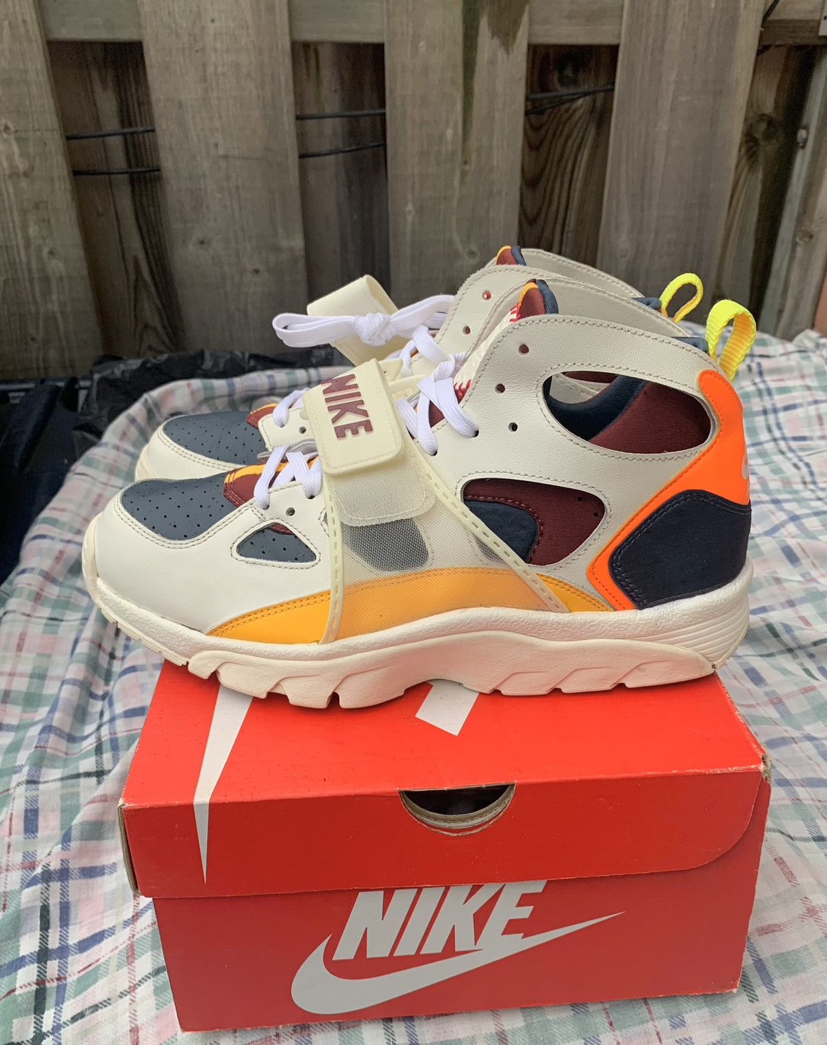 Nike Nike Air Trainer Huarache City Pride Houston Size US 9.5 / EU 42-43 - 7 Thumbnail