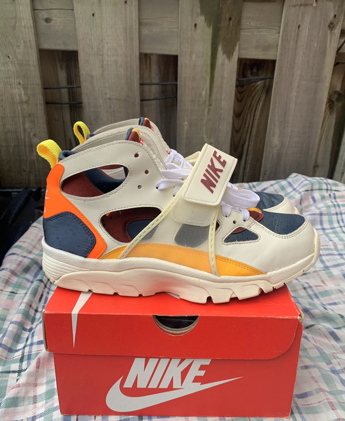 Nike Nike Air Trainer Huarache City Pride Houston Size US 9.5 / EU 42-43 - 1 Thumbnail