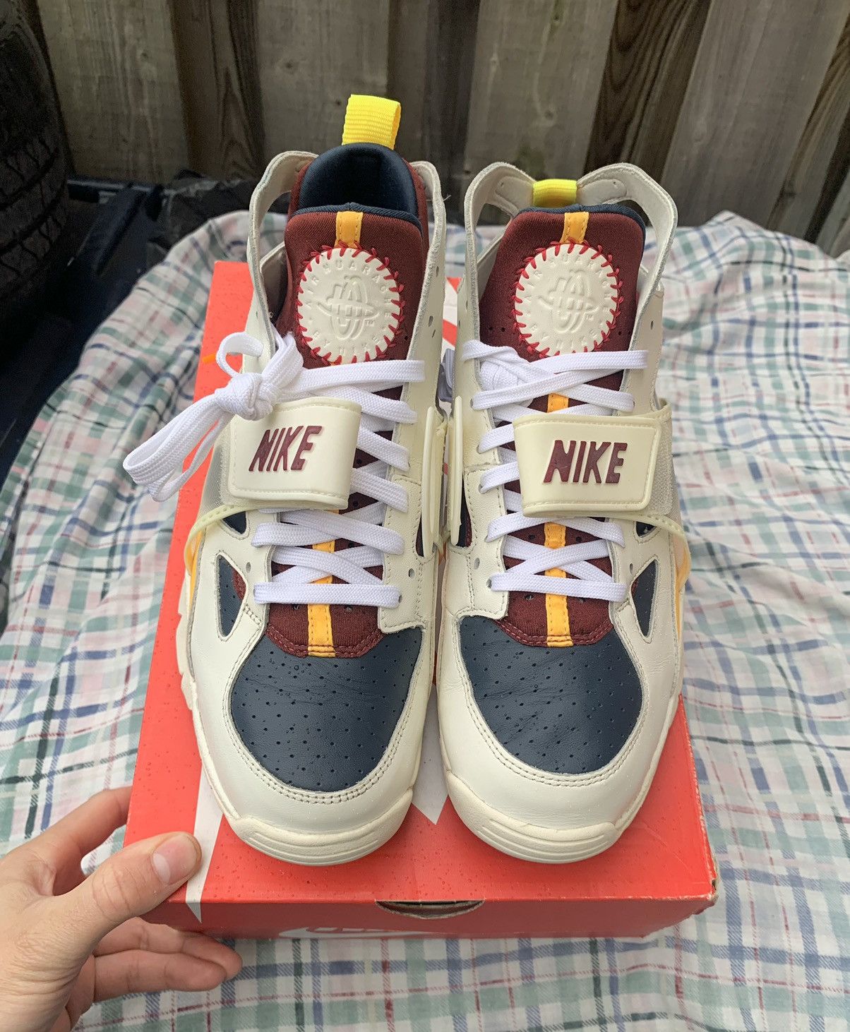 Nike Nike Air Trainer Huarache City Pride Houston Size US 9.5 / EU 42-43 - 2 Thumbnail