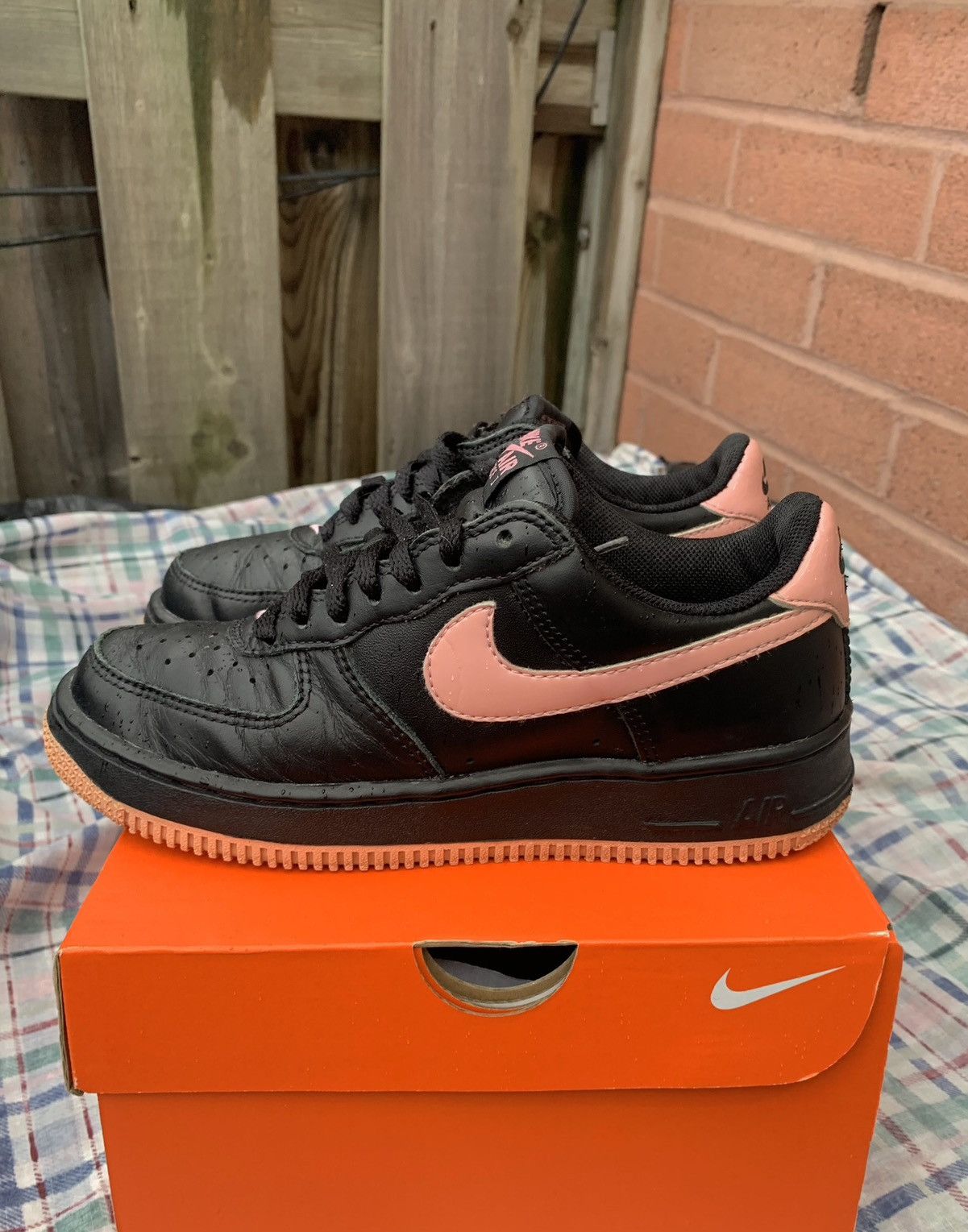 Vintage Nike Air Force Low Black / Pink