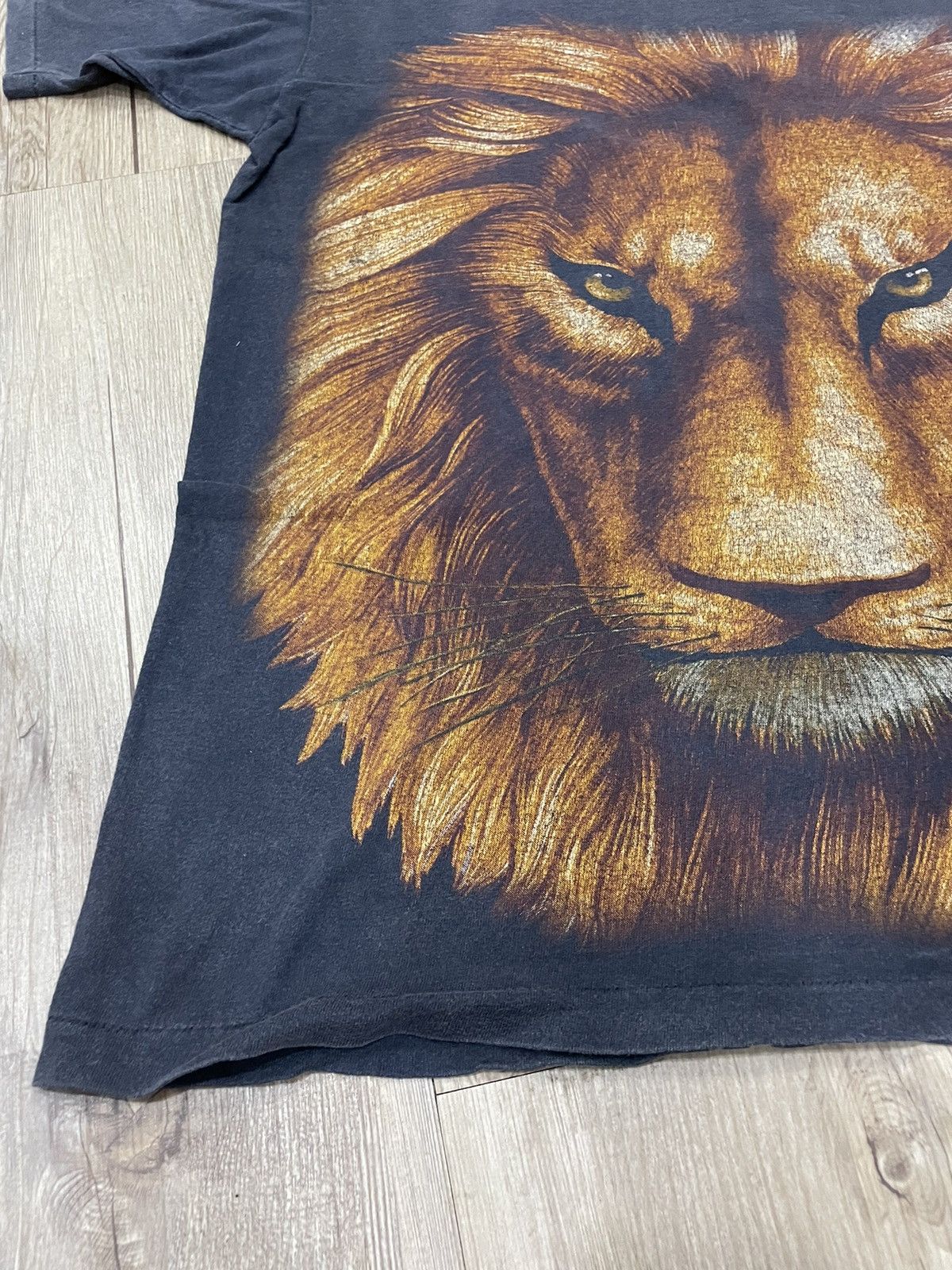 Vintage Vintage 90s Lion The King Of The Jungle T shirt Size US M / EU 48-50 / 2 - 4 Thumbnail