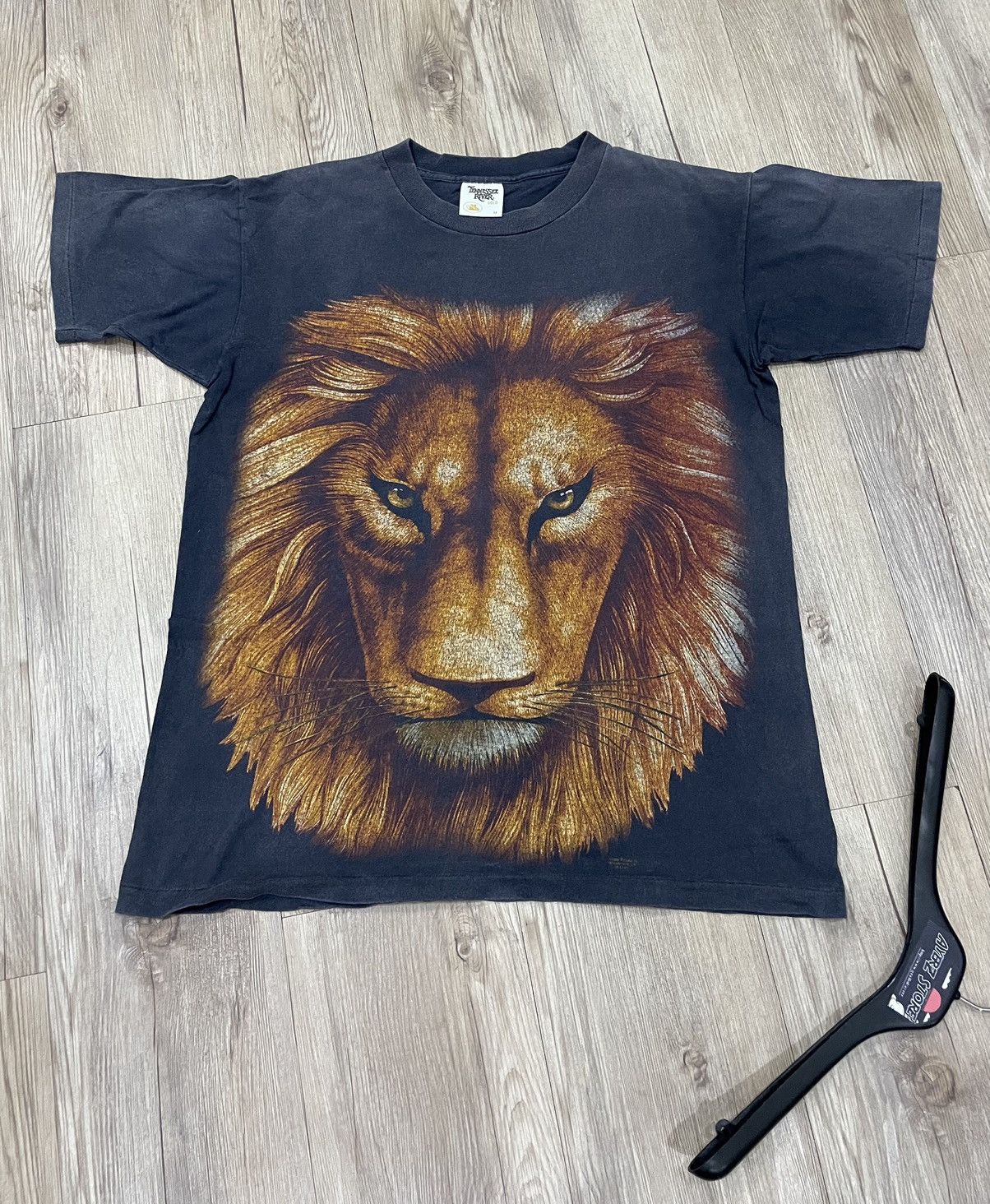 Vintage Vintage 90s Lion The King Of The Jungle T shirt Size US M / EU 48-50 / 2 - 1 Thumbnail