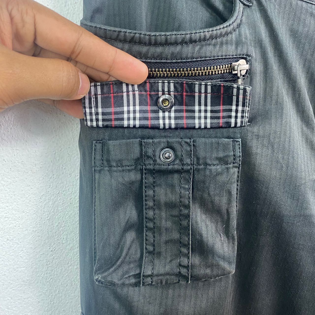Burberry × If Six Was Nine × Le Grande Bleu (L.G.B.) Burberry Black Label Multi-Pocket Cargo Pants Size US 31 - 8 Thumbnail