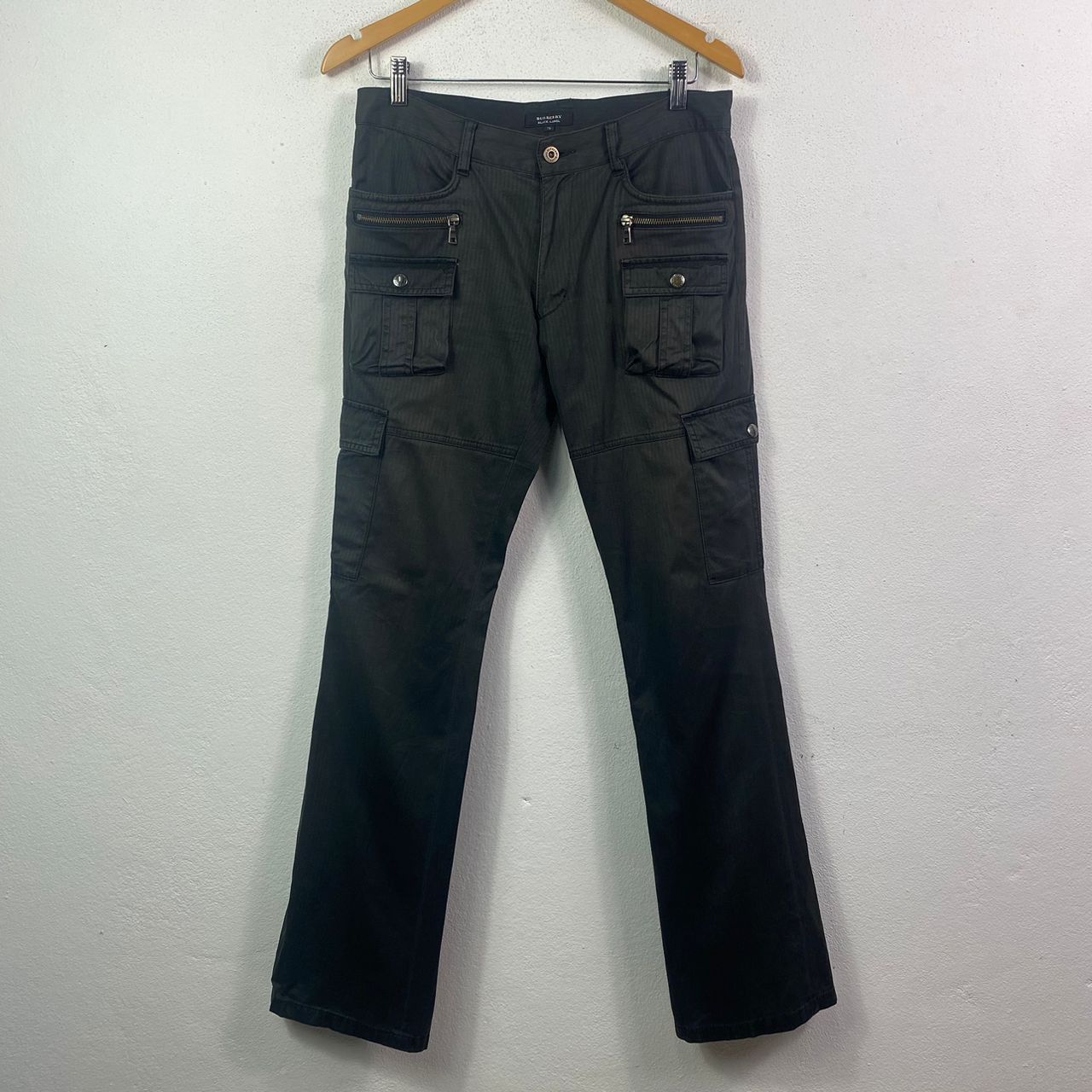 Burberry × If Six Was Nine × Le Grande Bleu (L.G.B.) Burberry Black Label Multi-Pocket Cargo Pants Size US 31 - 1 Thumbnail