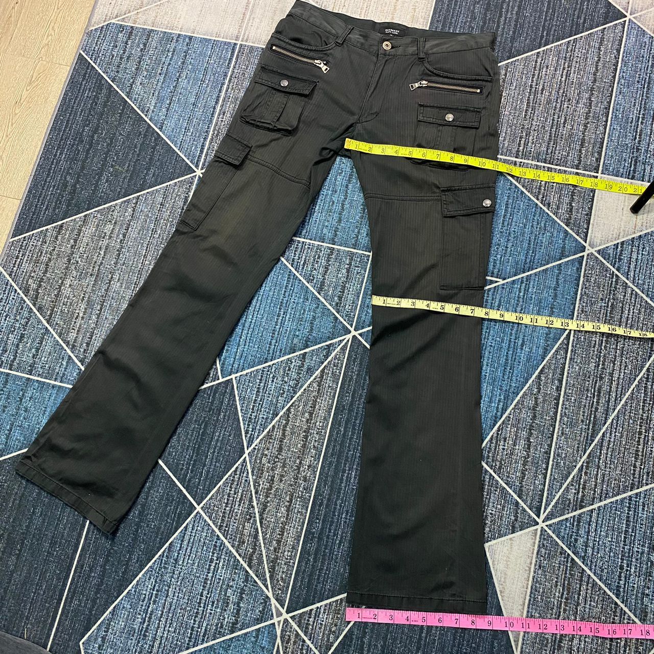Burberry × If Six Was Nine × Le Grande Bleu (L.G.B.) Burberry Black Label Multi-Pocket Cargo Pants Size US 31 - 22 Thumbnail