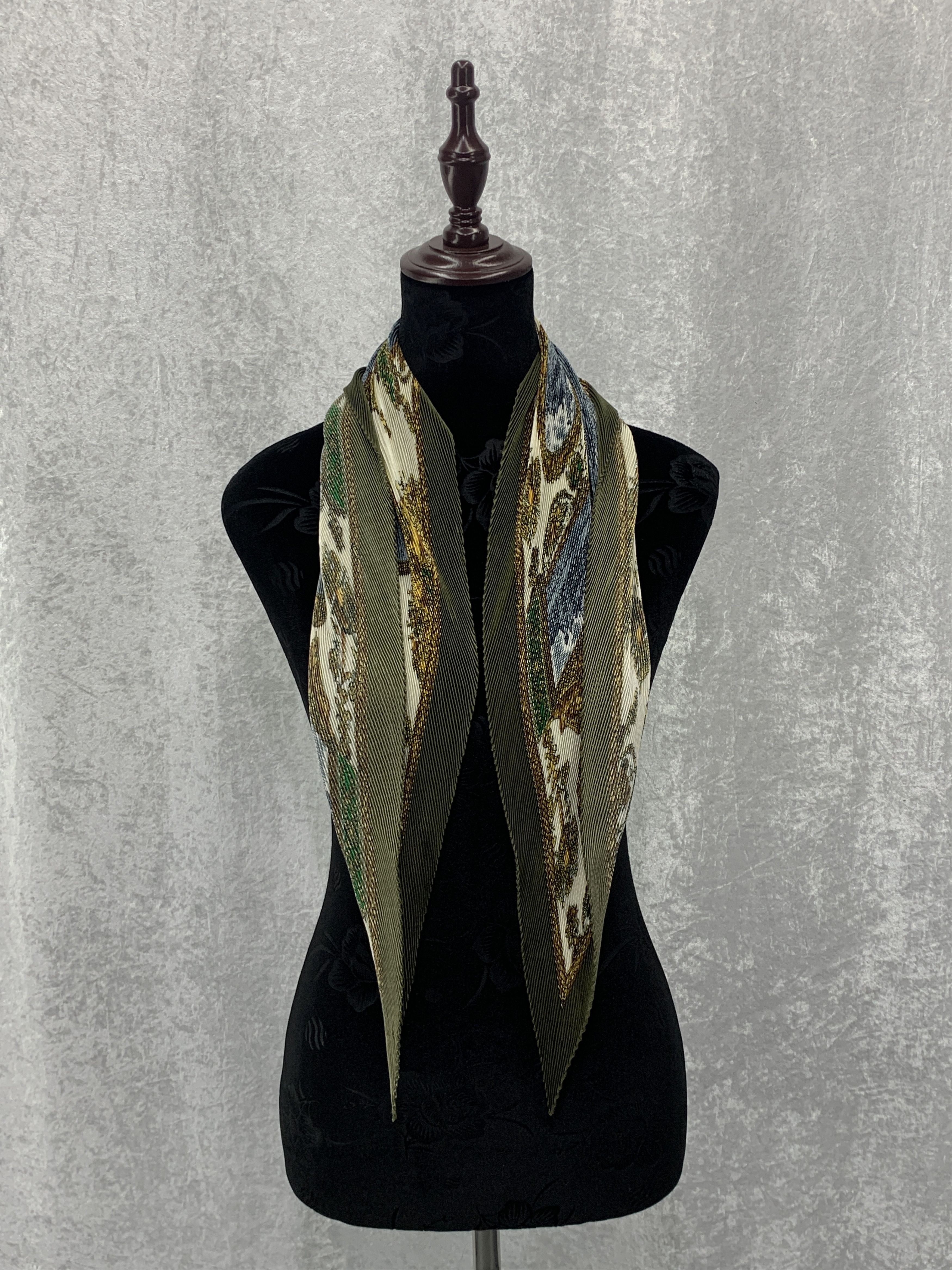 Vintage Design Silk Scarf / Square Scarf - SCA338
