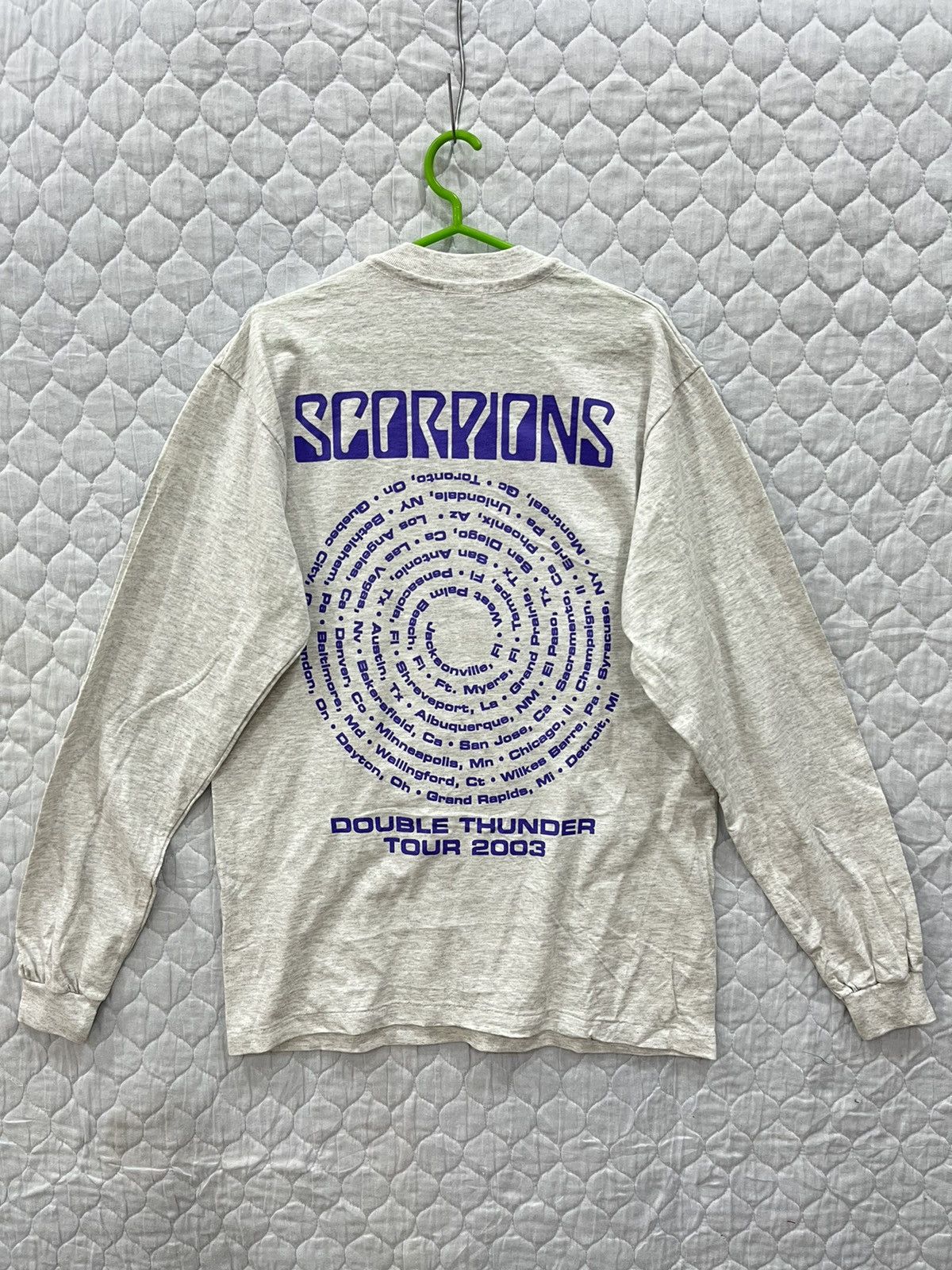 Band Tees E. VINTAGE SCORPIONS LONG SLEEVE TSHIRT Size US M / EU 48-50 / 2 - 4 Thumbnail