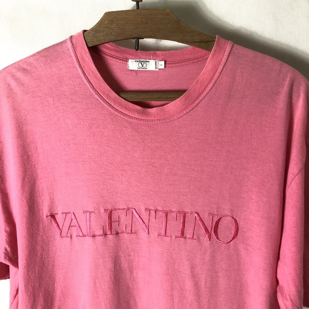 Valentino Vintage Valentino Embroidery Spell Out Tshirt Size US M / EU 48-50 / 2 - 2 Thumbnail