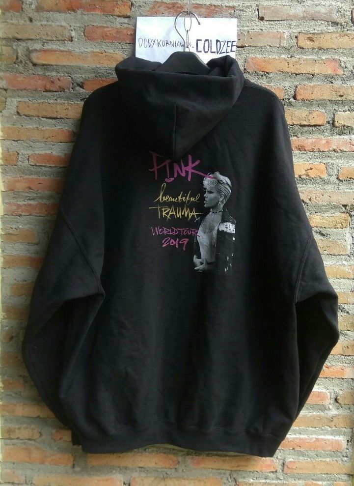 image of Gildan x Hype Pink Beautiful Trauma World Tour Concert Oversized Hoodie in Black, Women's (Size 2XL
