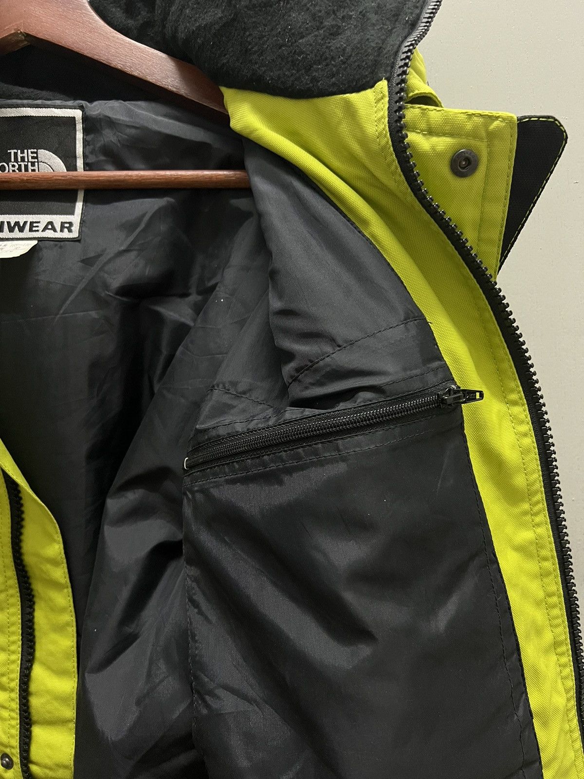 The North Face Vintage 90's The North Face Colourblock Gorp Jacket Size US L / EU 52-54 / 3 - 12 Thumbnail