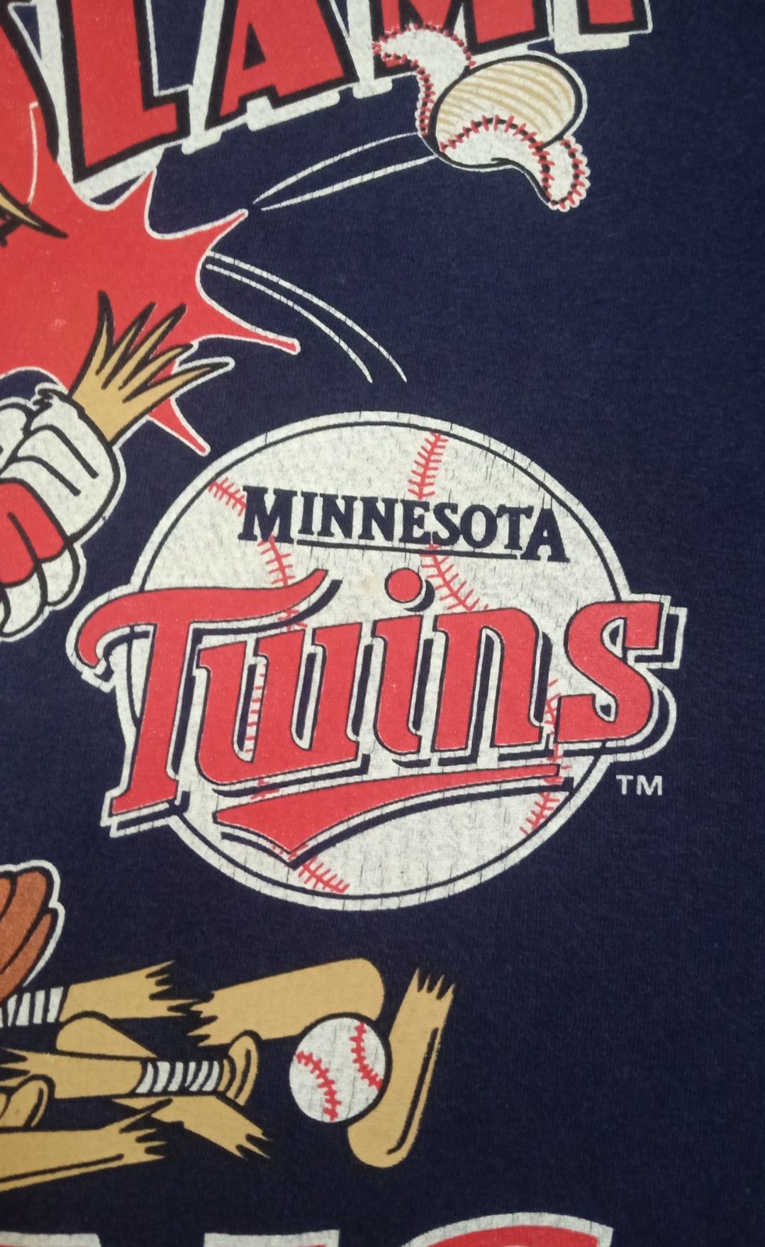MLB × Nutmeg × Warner Bros Vintage 90s MLB Minnesota Twins x Tasmanian Devil T-shirt Size US L / EU 52-54 / 3 - 9 Thumbnail