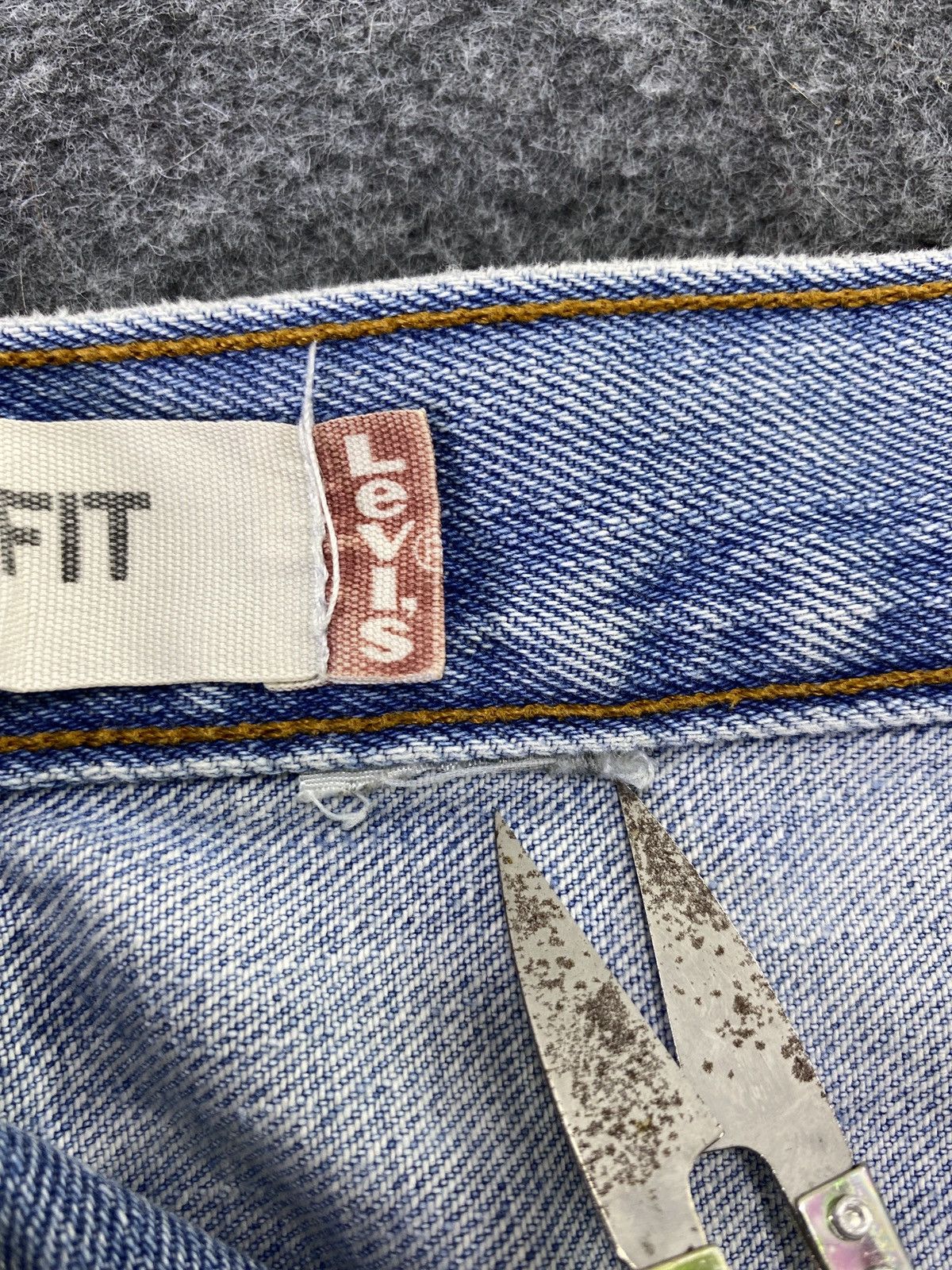 Jean Vintage Levis 505 Distress Blue wash Jeans - J548 Size US 31 - 7 Thumbnail