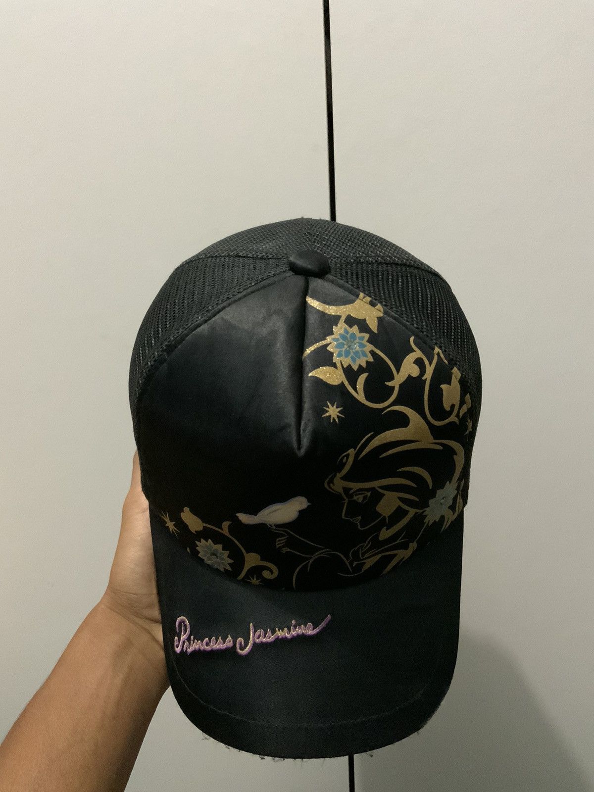 Disney Vintage 90s Princess Jasmine Disney Tokyo Trucker Hat Size ONE SIZE - 7 Thumbnail