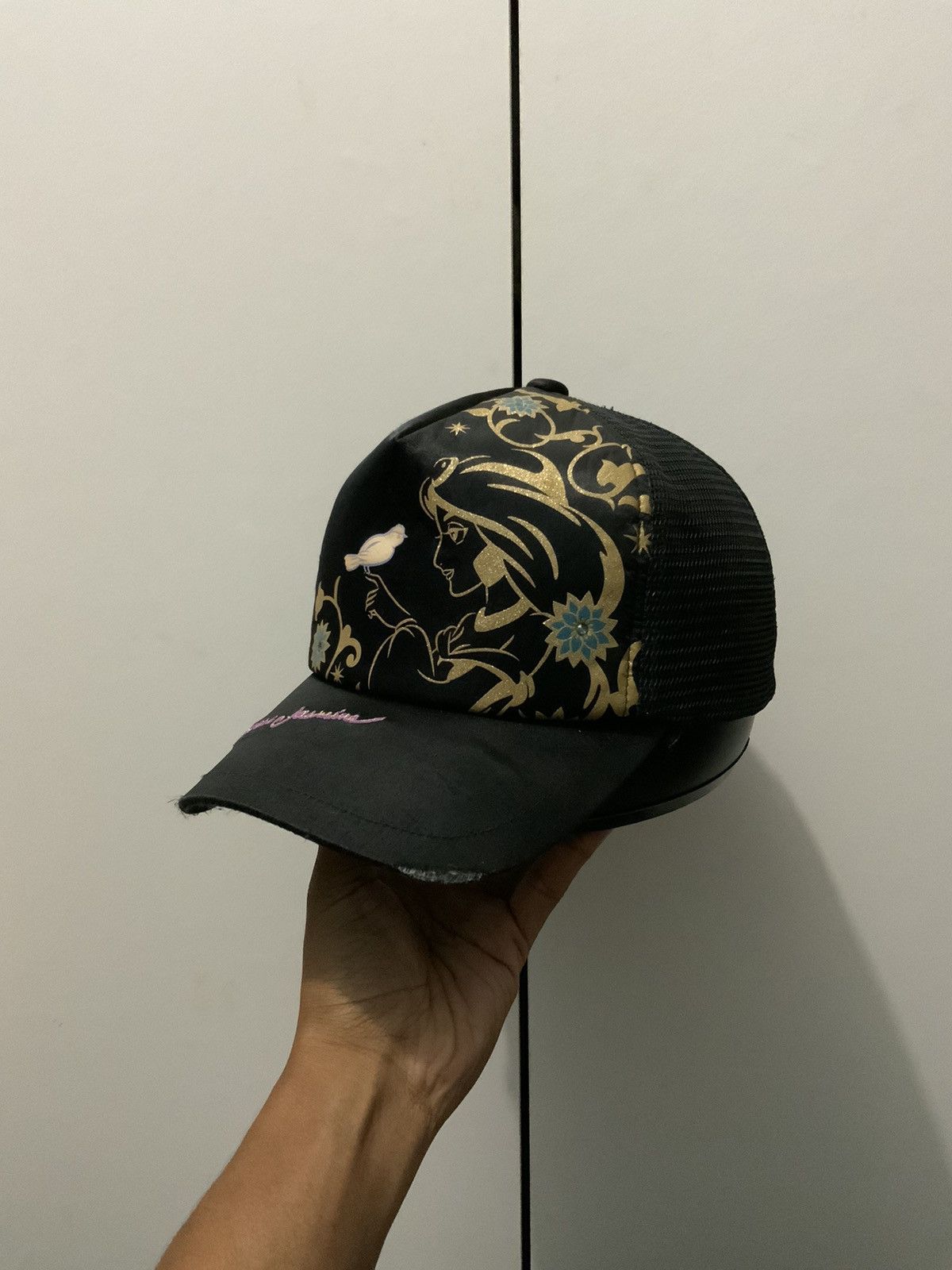 Disney Vintage 90s Princess Jasmine Disney Tokyo Trucker Hat Size ONE SIZE - 2 Thumbnail