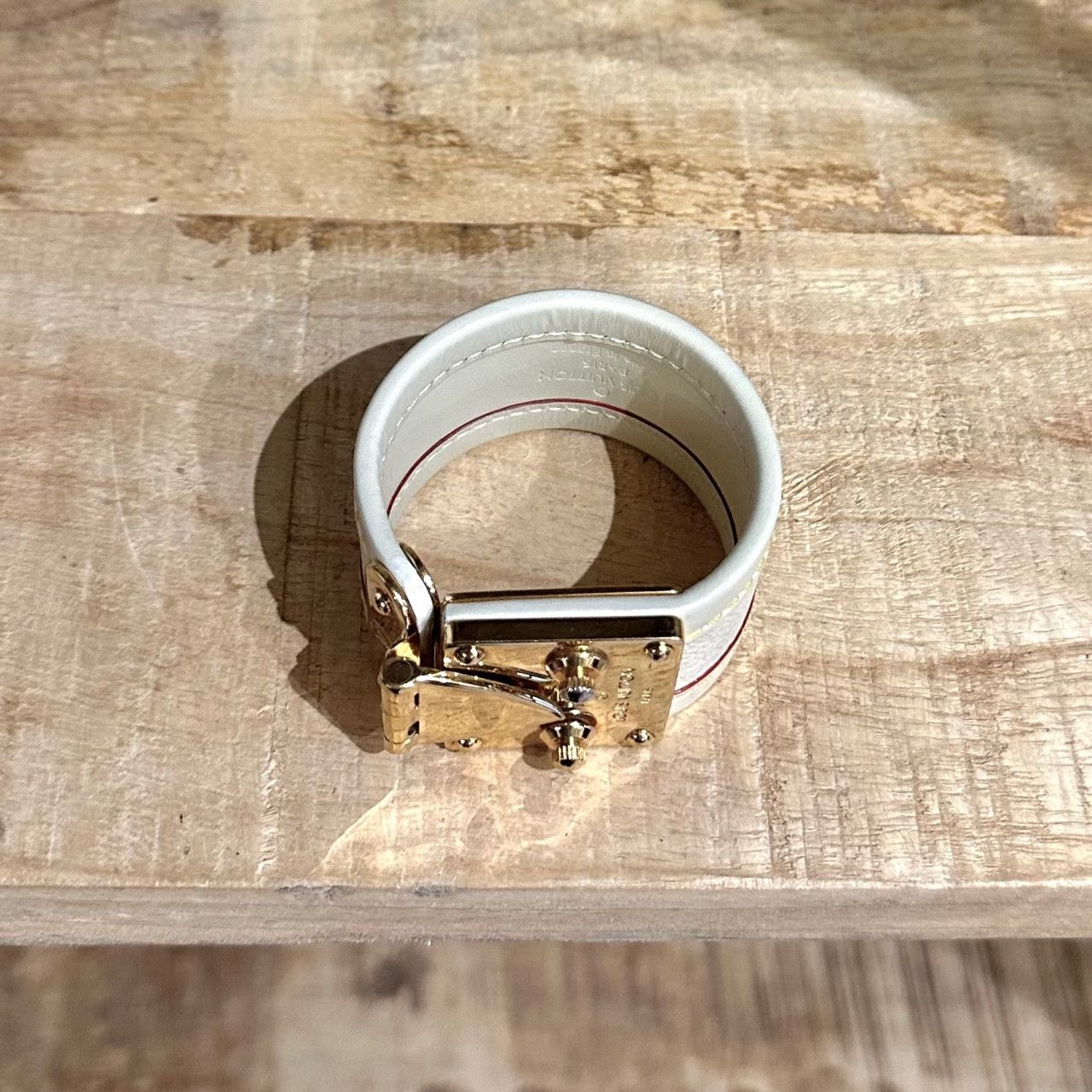 Louis Vuitton Louis Vuitton 2007 Chèvre Beige Suhali S-Lock Bracelet Size ONE SIZE - 6 Thumbnail