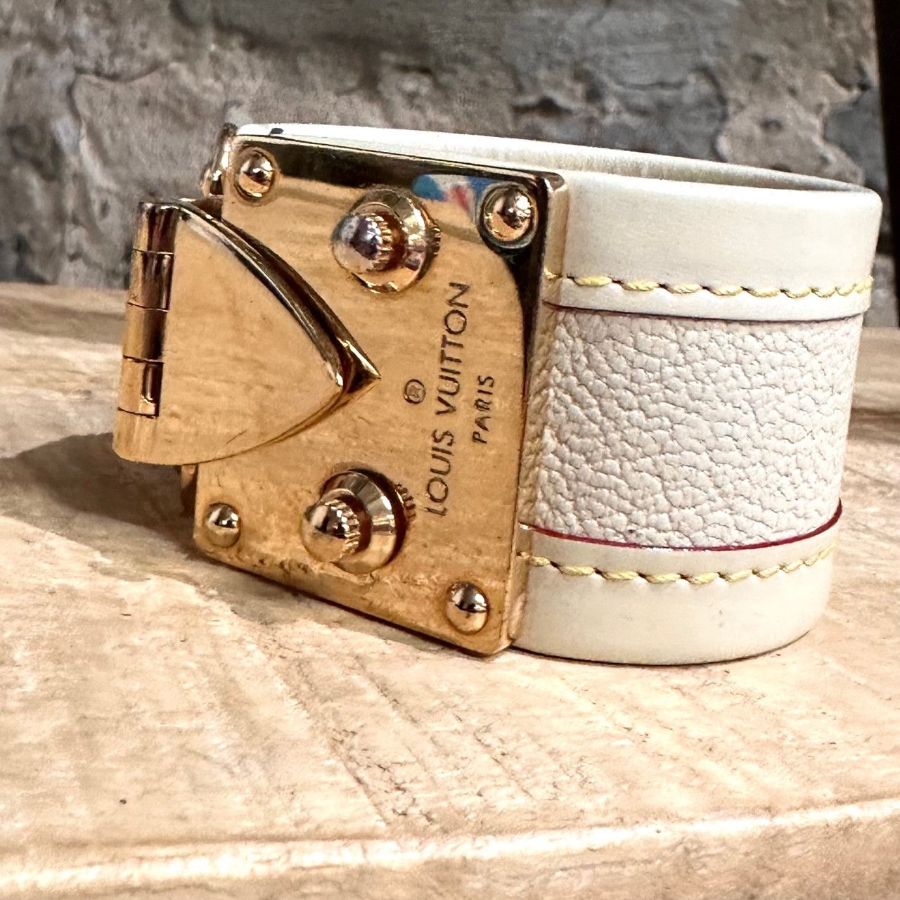 Louis Vuitton Louis Vuitton 2007 Chèvre Beige Suhali S-Lock Bracelet Size ONE SIZE - 3 Thumbnail