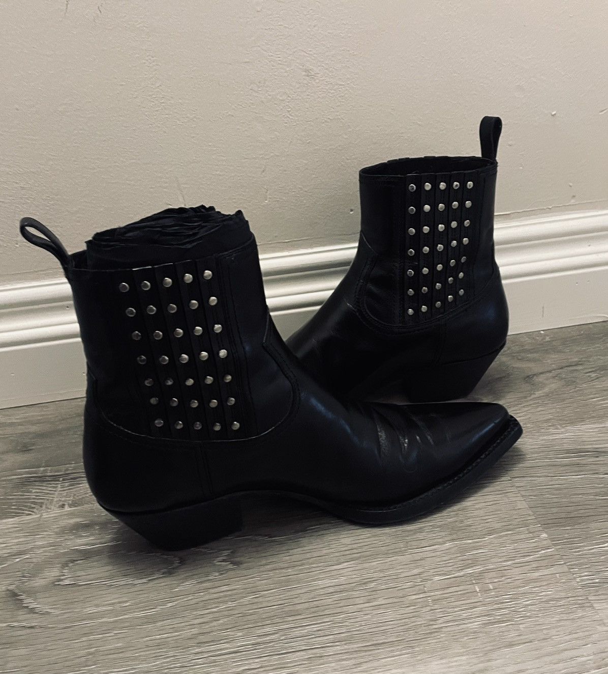 image of Saint Laurent Paris Saint Laurent Houston 40 Stud Boots in Black, Men's (Size 10)