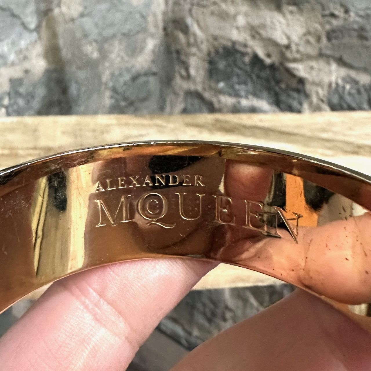 Alexander McQueen Alexander McQueen Black Enamel 3D Logo Bangle Bracelet Size ONE SIZE - 5 Thumbnail