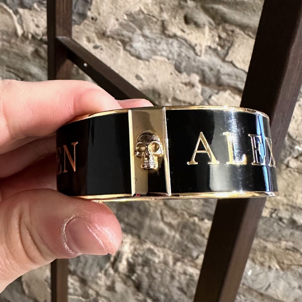 Alexander McQueen Alexander McQueen Black Enamel 3D Logo Bangle Bracelet Size ONE SIZE - 7 Thumbnail