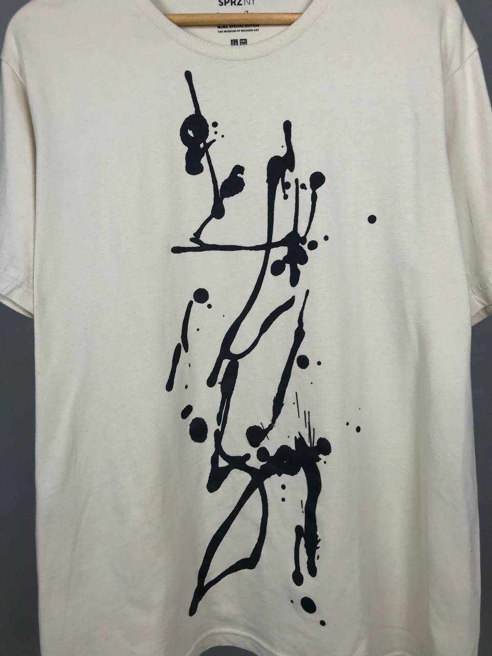 Uniqlo Uniqlo X The Museum of modern art x SPRZNY streetwear tee Size US L / EU 52-54 / 3 - 3 Thumbnail