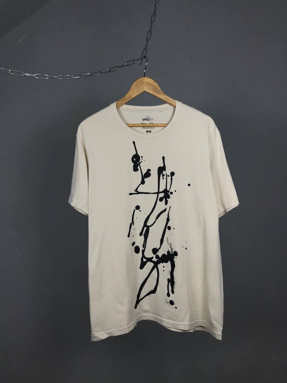 Uniqlo Uniqlo X The Museum of modern art x SPRZNY streetwear tee Size US L / EU 52-54 / 3 - 1 Thumbnail