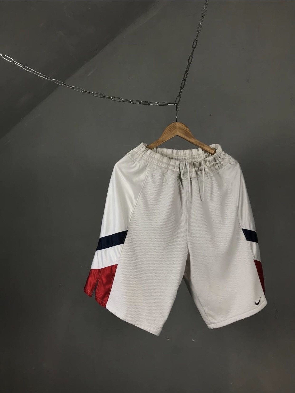 Nike × Vintage Nike swoosh streetwear vintage shorts Size US 32 / EU 48 - 1 Thumbnail