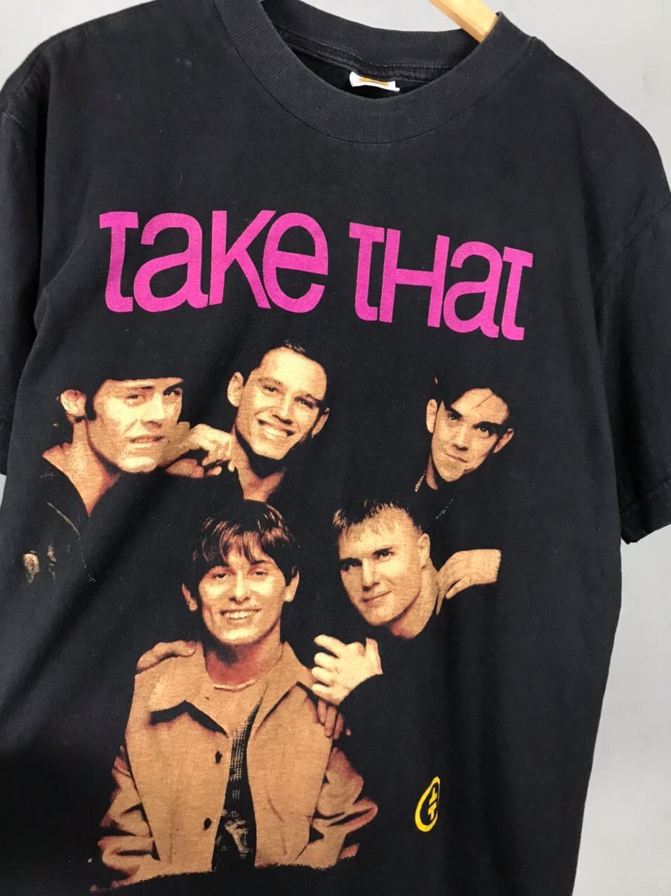 Band Tees × Vintage Take That vintage rock band tee Size US M / EU 48-50 / 2 - 3 Thumbnail