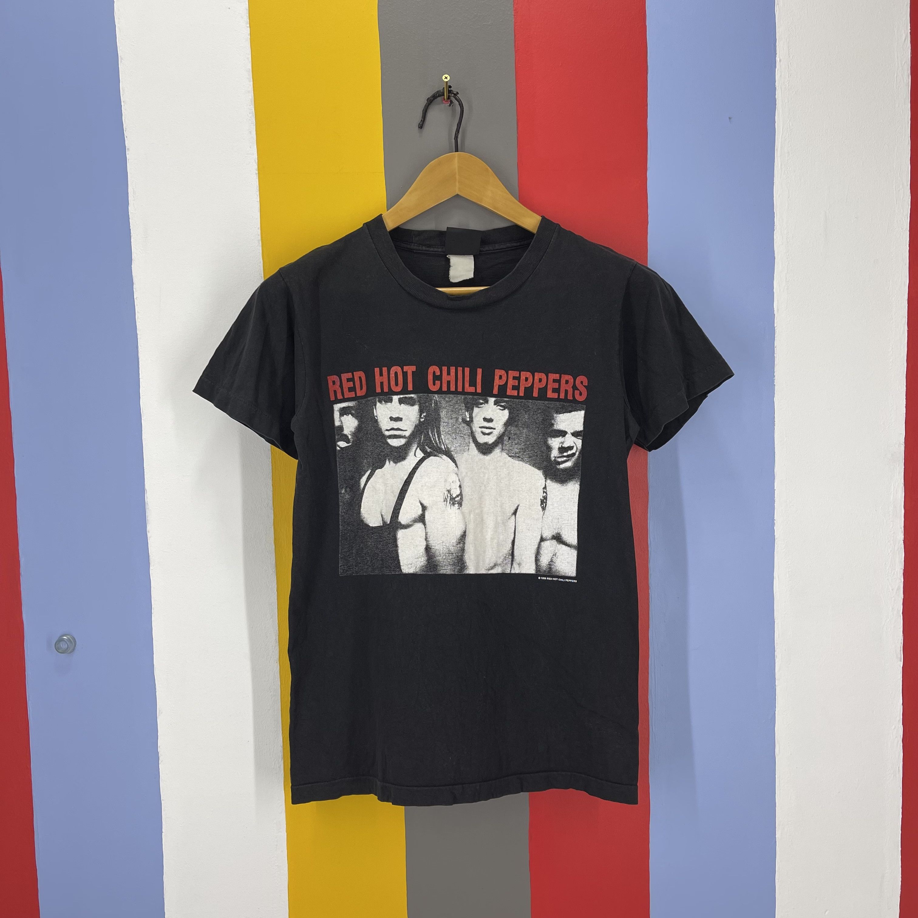 Vintage 90s Vintage RED HOT CHILI PEPPERS by GUITAR T Shirt #1151/AO |  Grailed