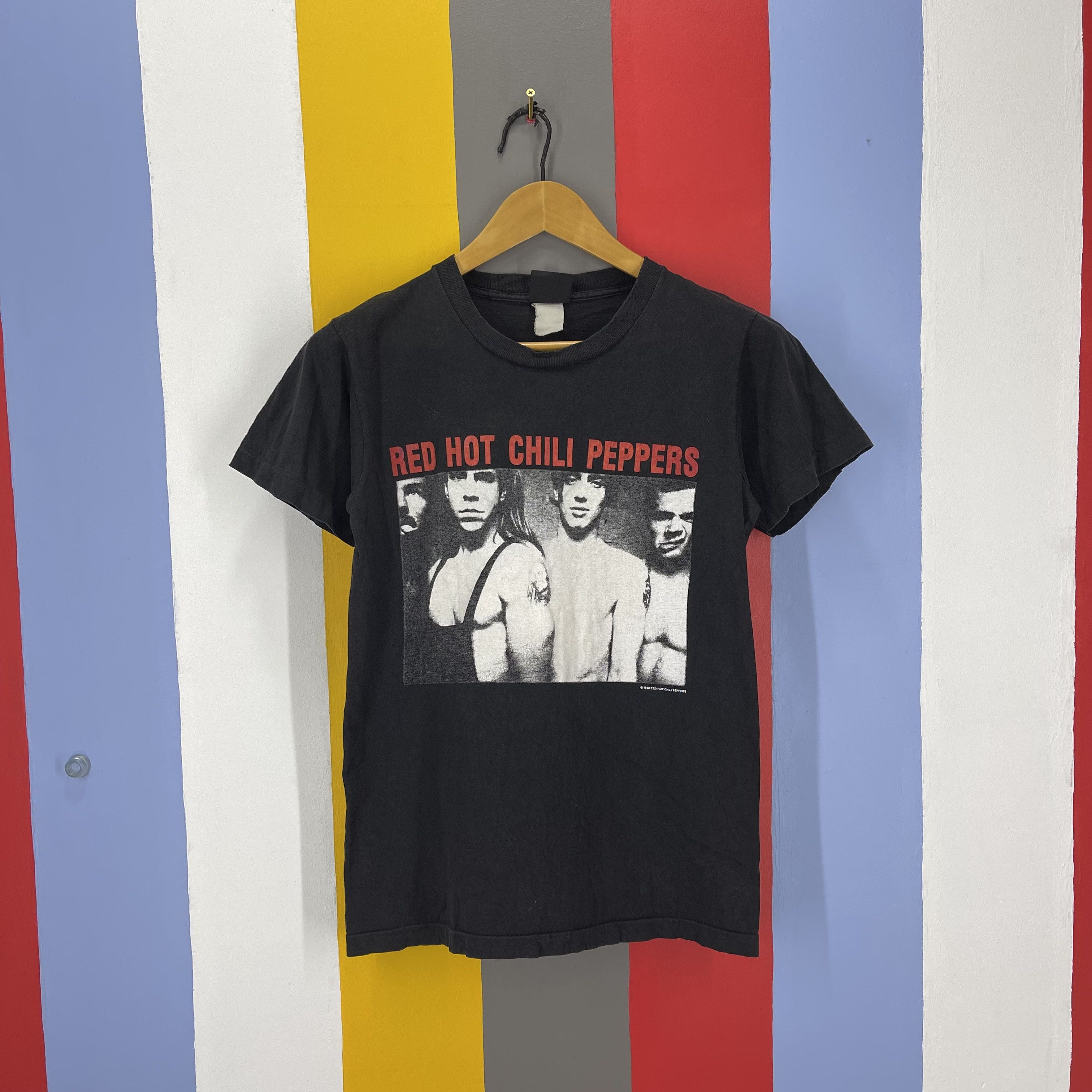 image of Band Tees x Vintage 90's Vintage Red Hot Chili Peppers By Guitar T Shirt 1151/ao in Black (Size Sma