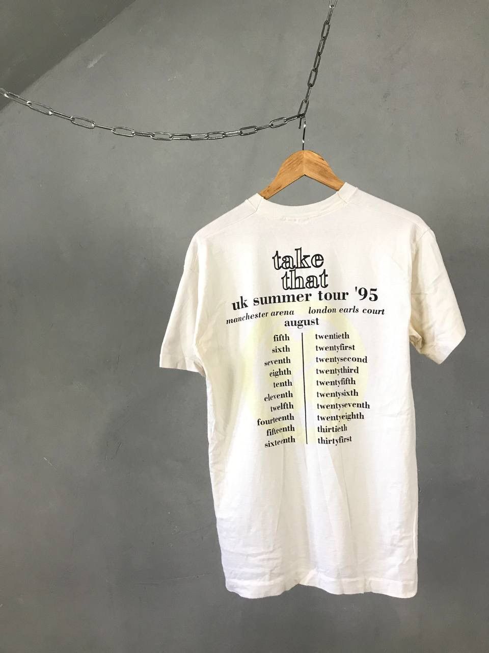 Band Tees Take That 1995 vintage rock band tour tee Size US M / EU 48-50 / 2 - 5 Thumbnail