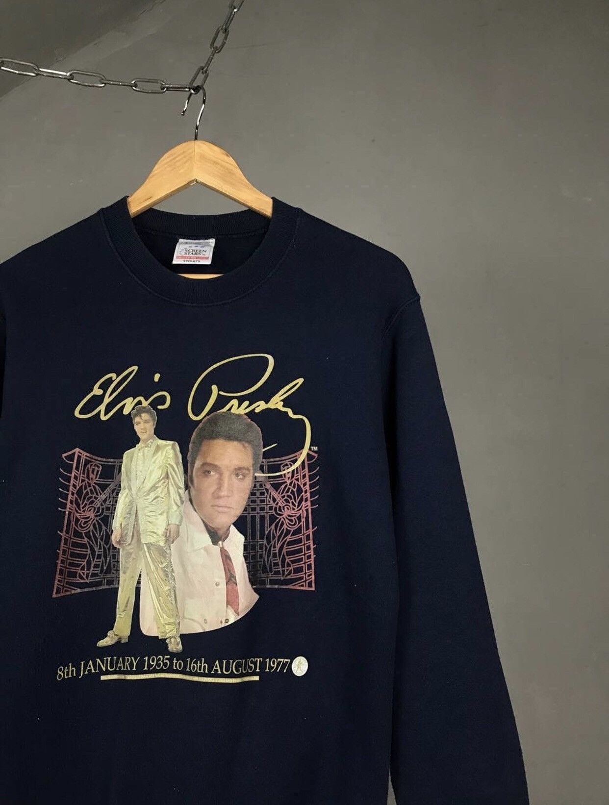 Band Tees Elvis Presley 2002 American vintage rock band sweatshirt Size US S / EU 44-46 / 1 - 2 Thumbnail
