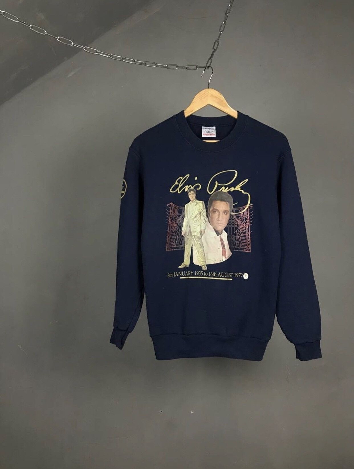 Band Tees Elvis Presley 2002 American vintage rock band sweatshirt Size US S / EU 44-46 / 1 - 1 Thumbnail