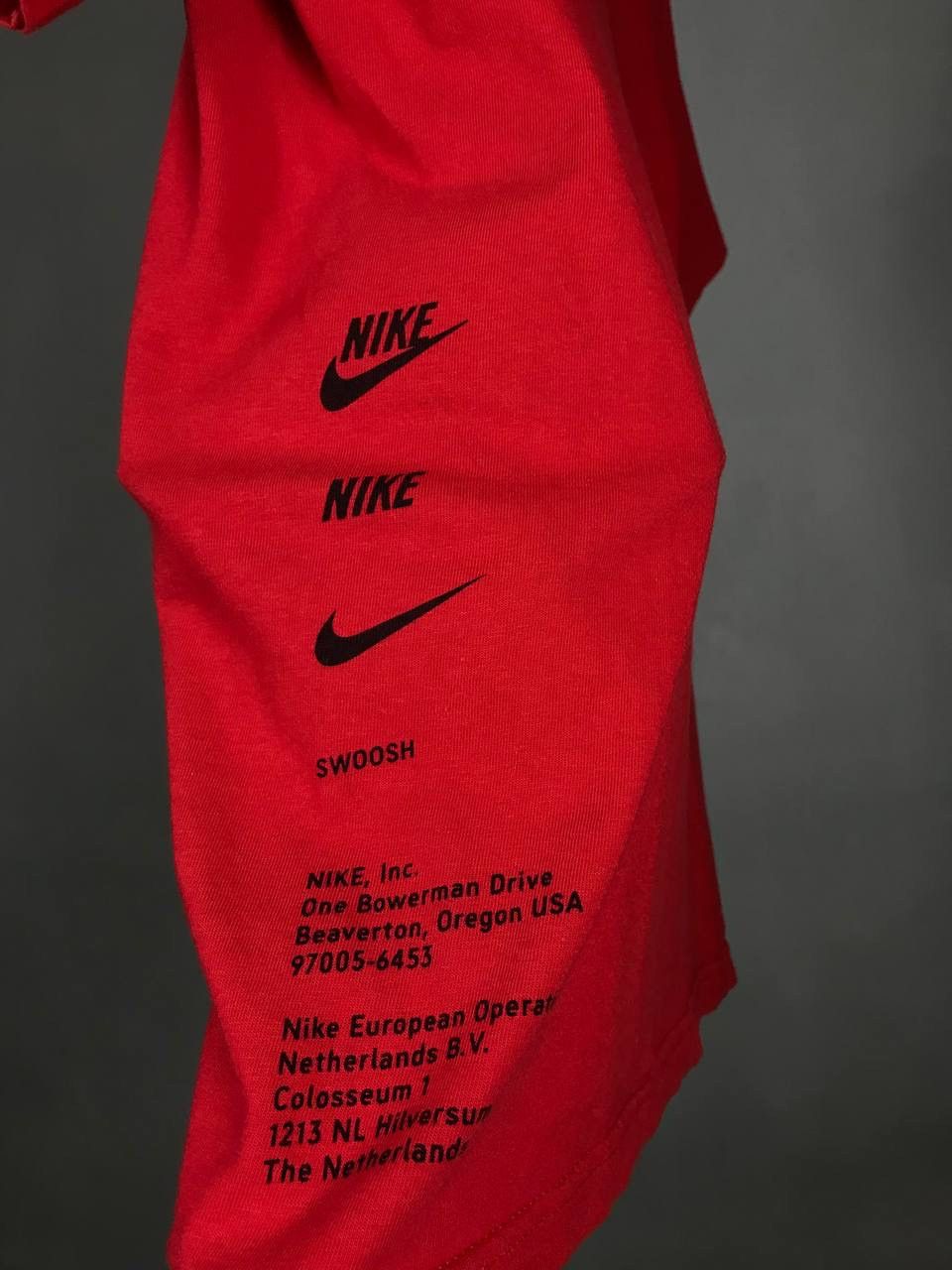 Nike Nike swoosh streetwear vintage overprinted center logo tee Size US XS / EU 42 / 0 - 3 Thumbnail
