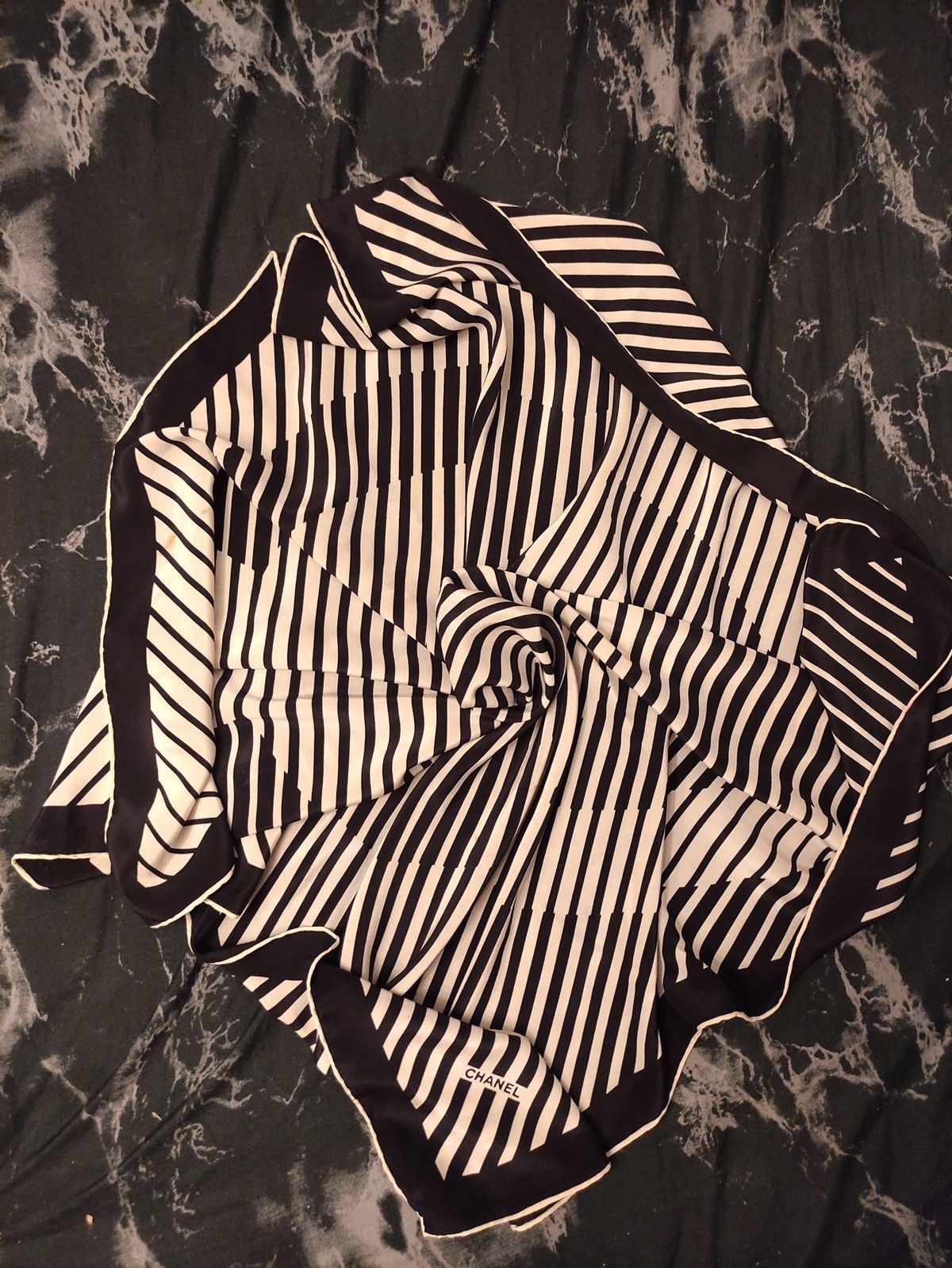 Chanel Chanel Monochrome Black & White Size ONE SIZE - 7 Thumbnail
