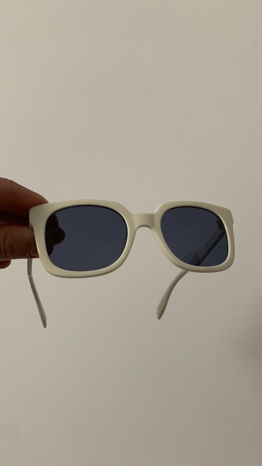 Alexander McQueen New Alexander McQueen AM0348S Sunglasses White Blue Lenses Size ONE SIZE - 1 Thumbnail
