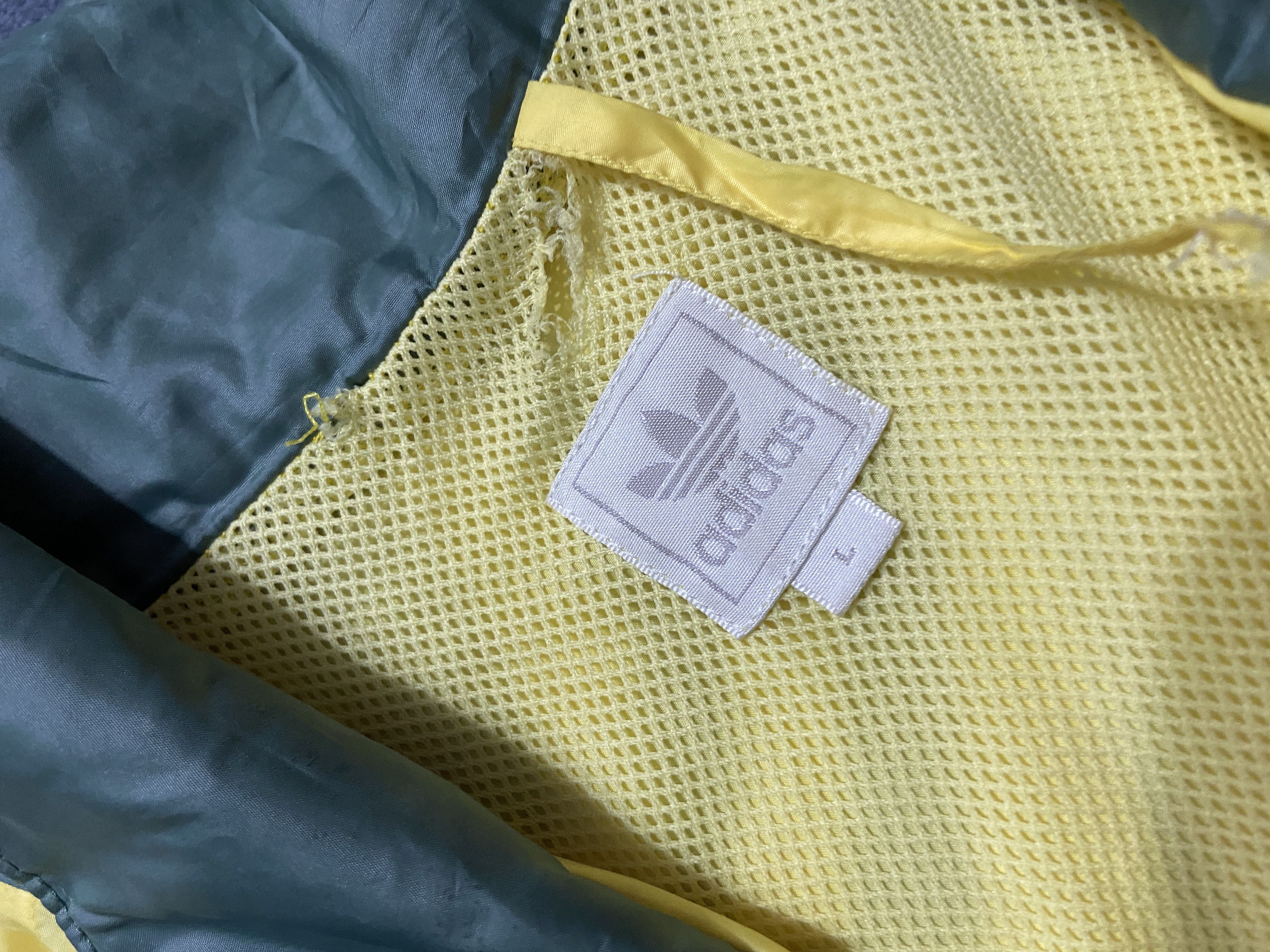 Adidas Adidas Vintage Mens Nylon Track Top Jacket Size US L / EU 52-54 / 3 - 4 Thumbnail