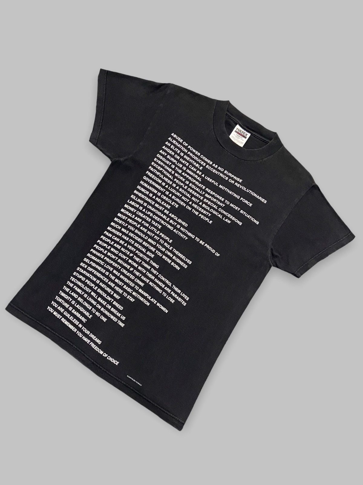 Vintage Vintage 90’s Jenny Holzer ‘Truisms’ Art Sun Faded Tshirt Size US S / EU 44-46 / 1 - 2 Thumbnail