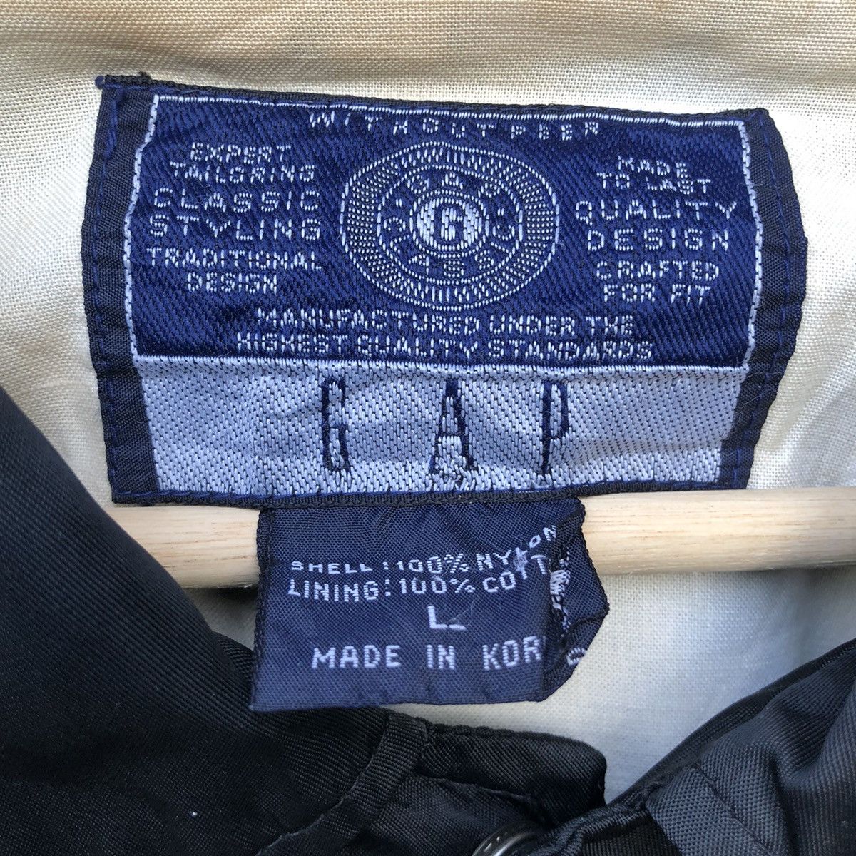 GAP SPELLOUT EMBROIDERED LOGO LIGHT JACKET