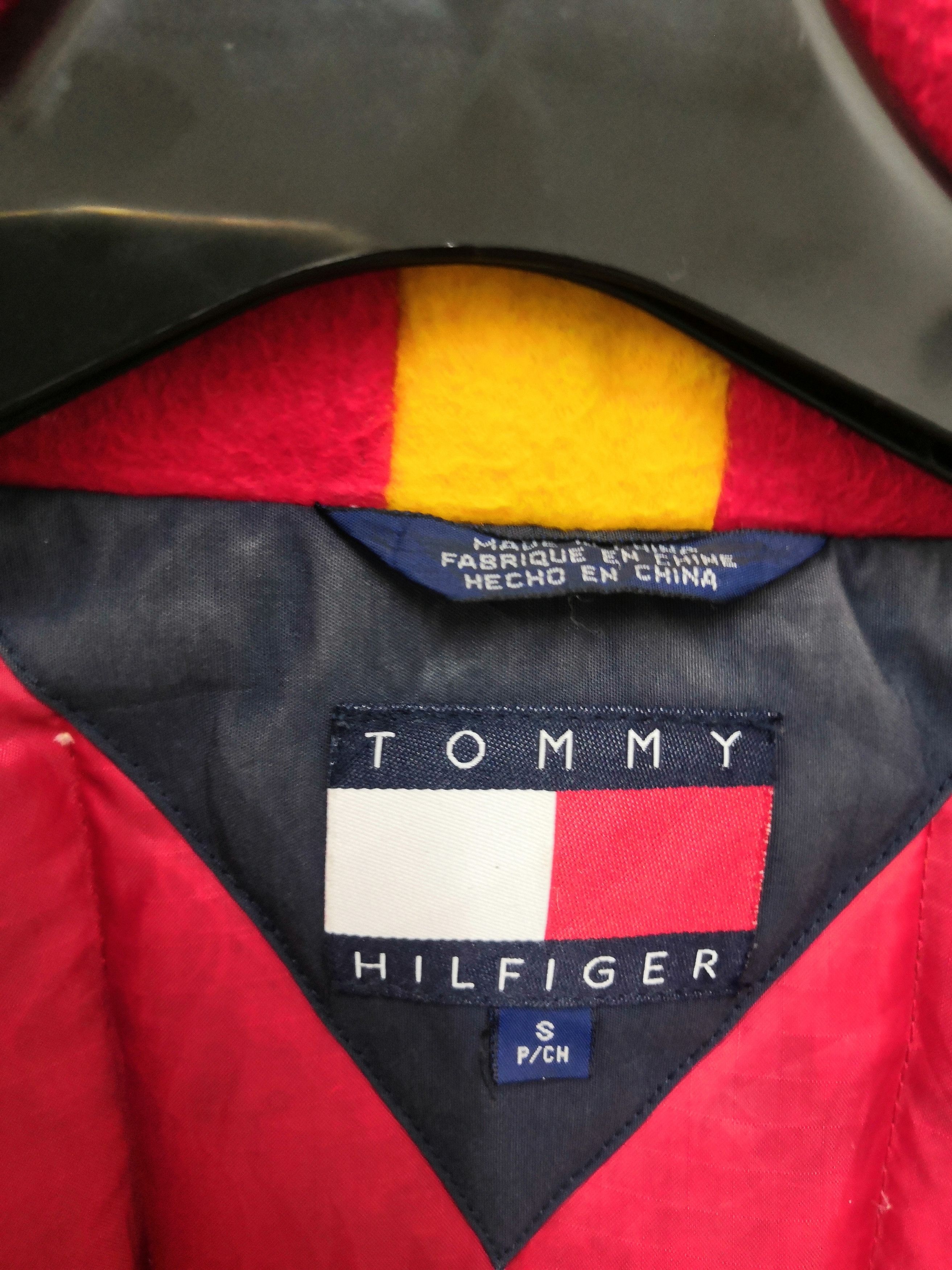 Tommy Hilfiger Vtg Tommy Hilfiger Soft Puffer Distressed Jacket Size US M / EU 48-50 / 2 - 8 Thumbnail