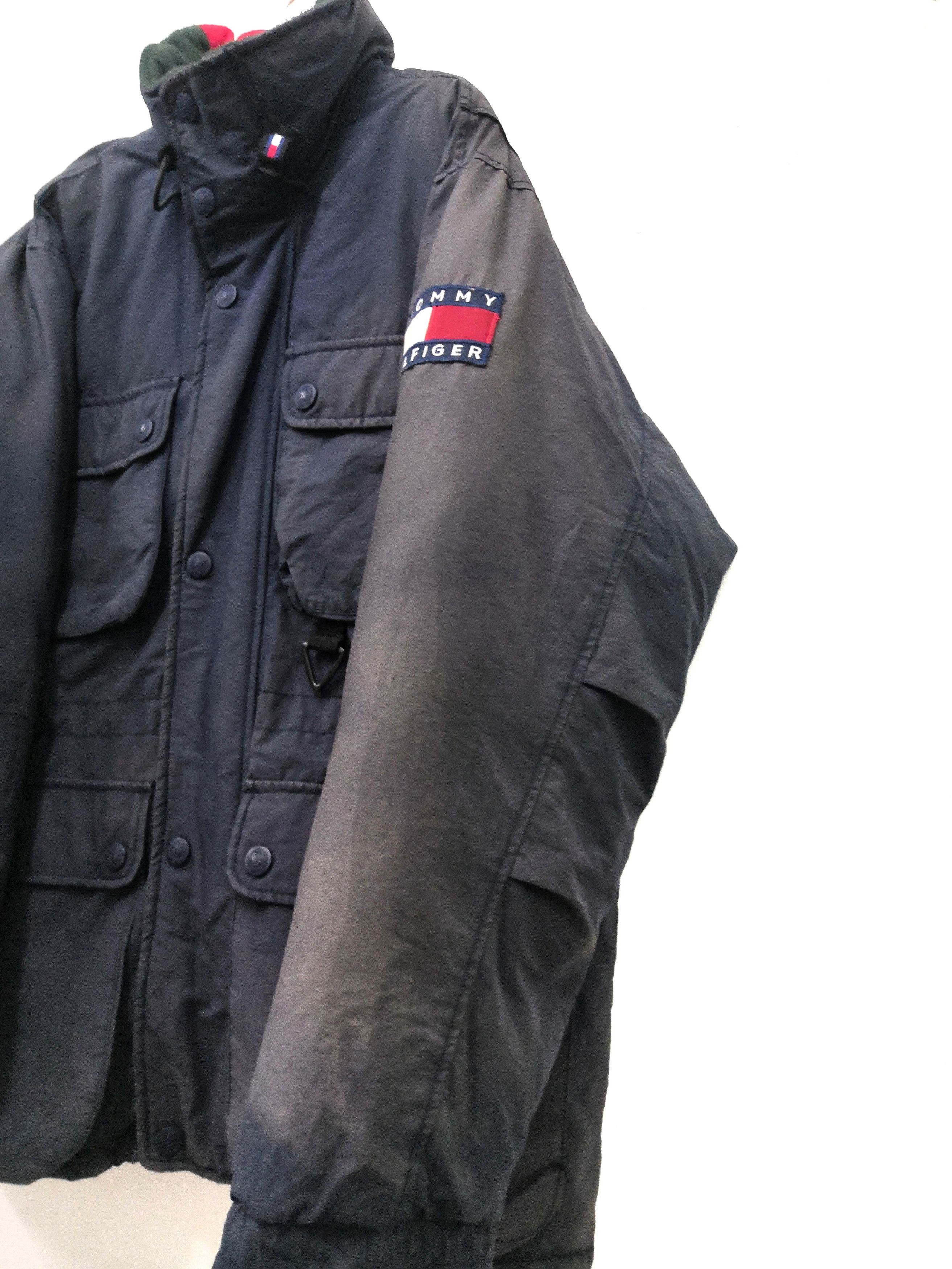 Tommy Hilfiger Vtg Tommy Hilfiger Soft Puffer Distressed Jacket Size US M / EU 48-50 / 2 - 4 Thumbnail