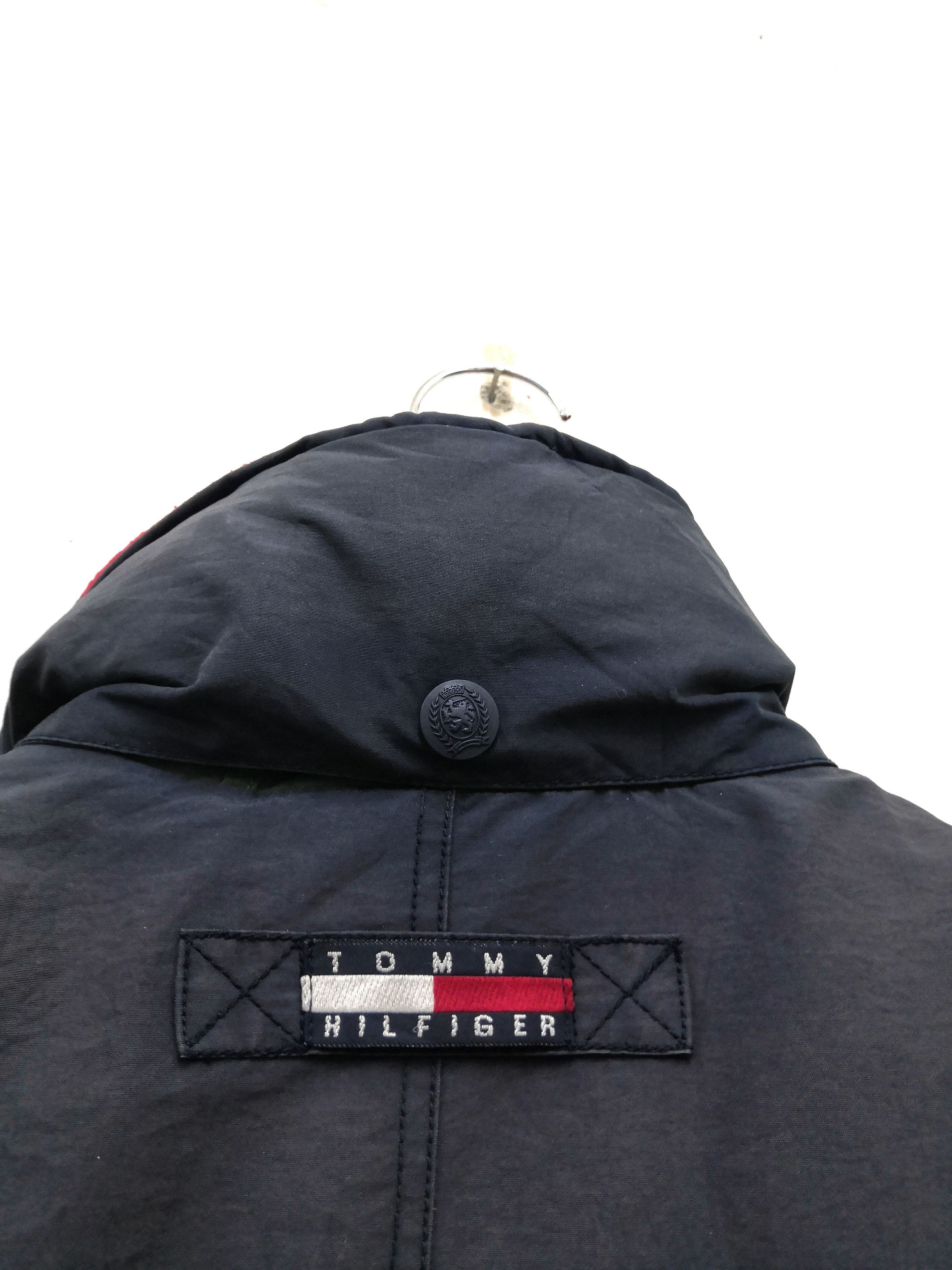Tommy Hilfiger Vtg Tommy Hilfiger Soft Puffer Distressed Jacket Size US M / EU 48-50 / 2 - 6 Thumbnail