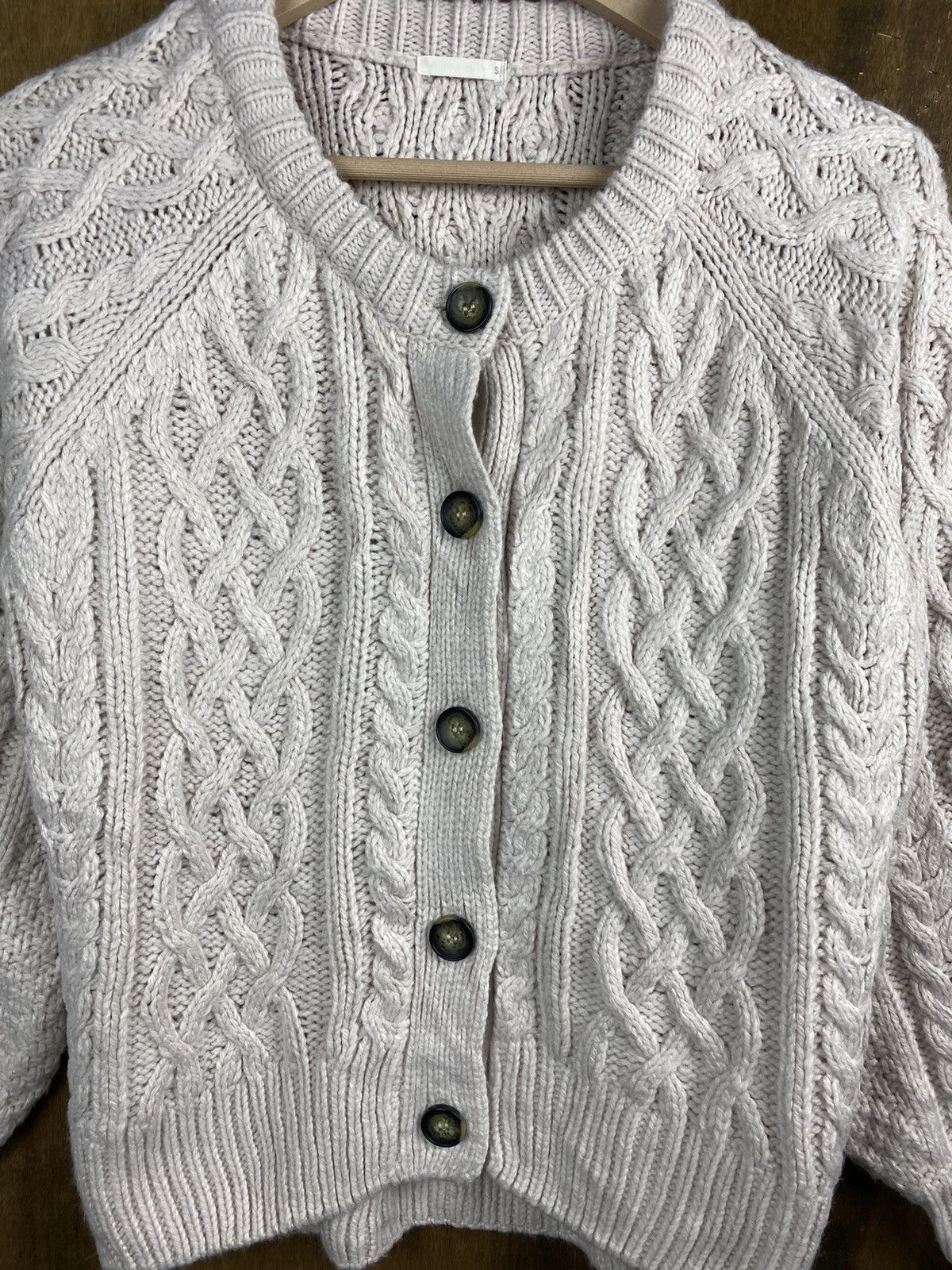Aran Isles Knitwear GU Japan aran isle Cable Knitwear Cardigan #Z002 Size S / US 4 / IT 40 - 3 Thumbnail