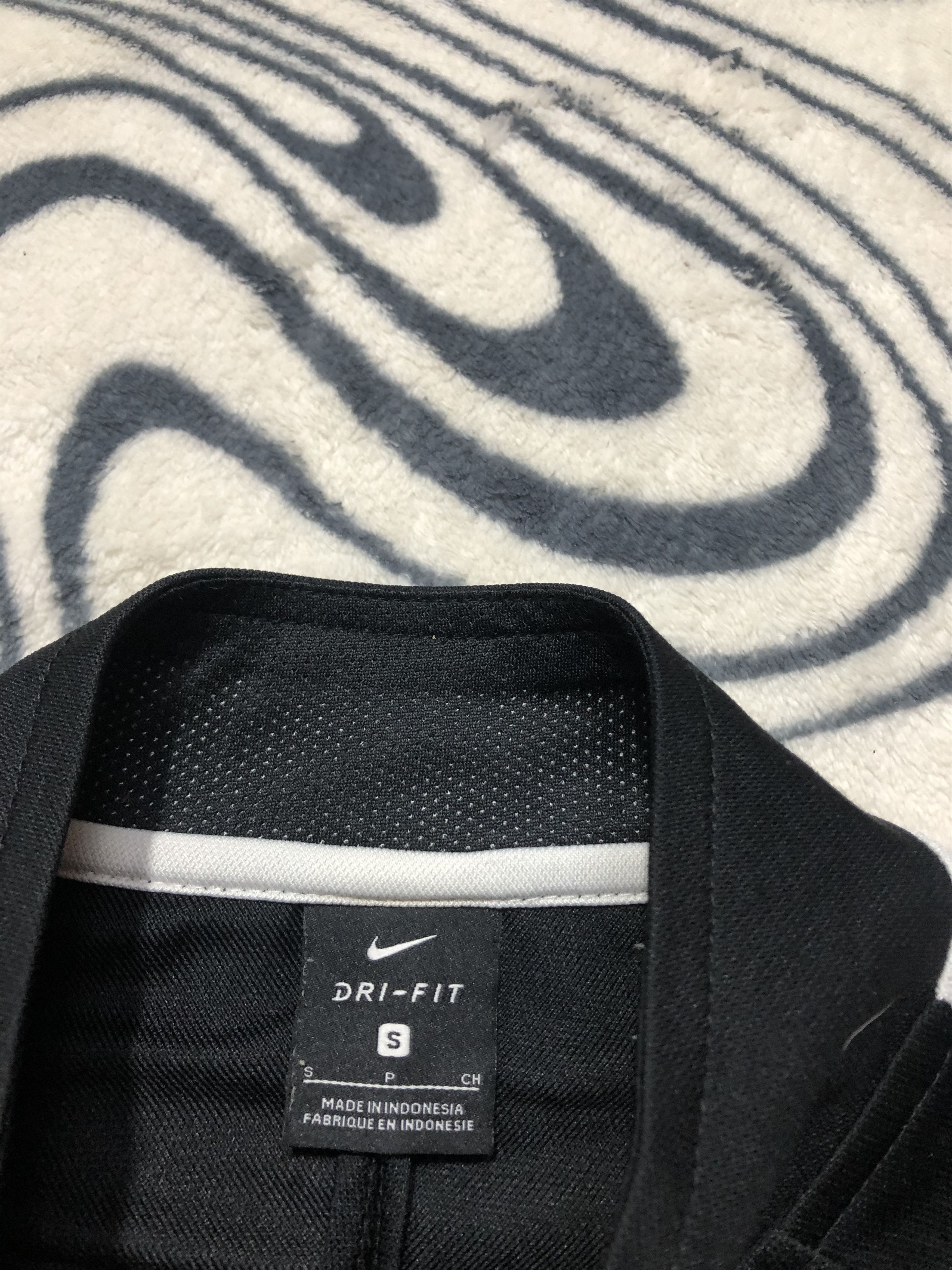 Nike Nike Dri Fit Mens Track Top Jacket Size US S / EU 44-46 / 1 - 4 Thumbnail