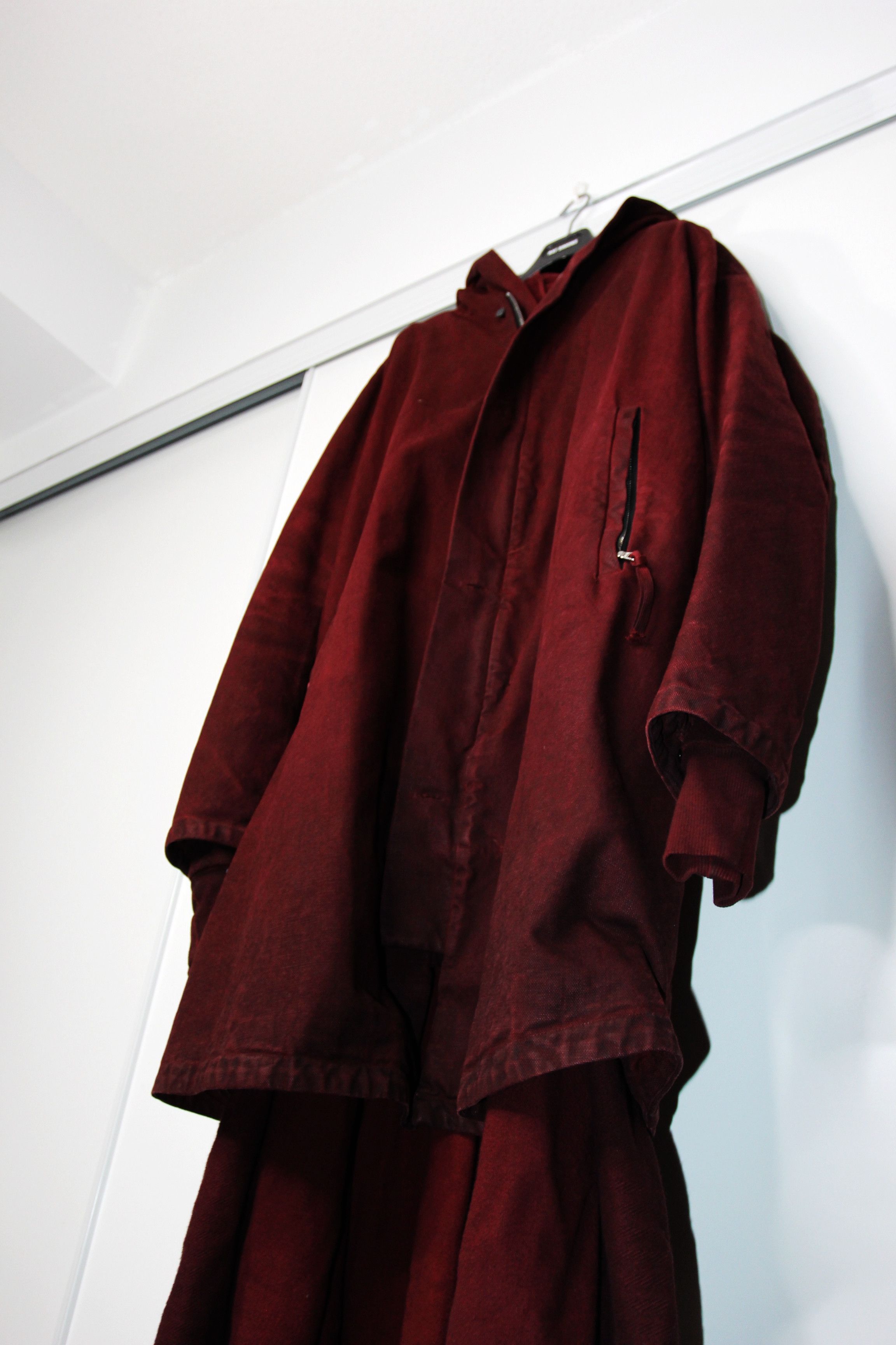 Boris Bidjan Saberi AW15 BORIS BIDJAN SABERI BLOOD RED 2 IN 1 COAT XL Size US XL / EU 56 / 4 - 4 Thumbnail