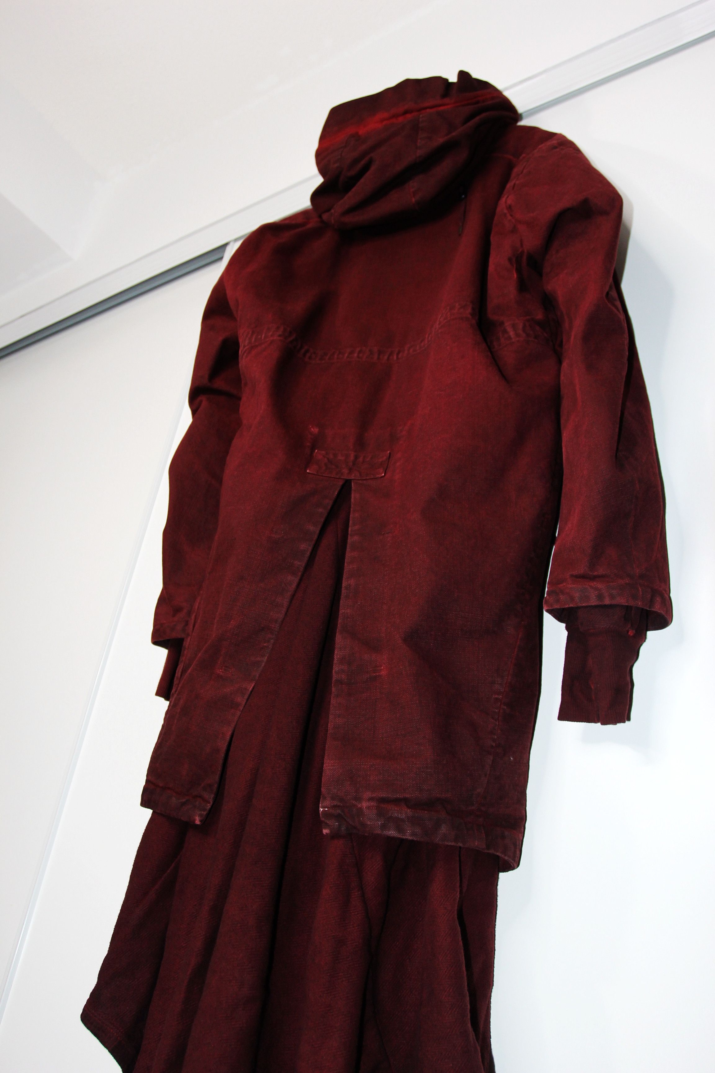 Boris Bidjan Saberi AW15 BORIS BIDJAN SABERI BLOOD RED 2 IN 1 COAT XL Size US XL / EU 56 / 4 - 6 Thumbnail