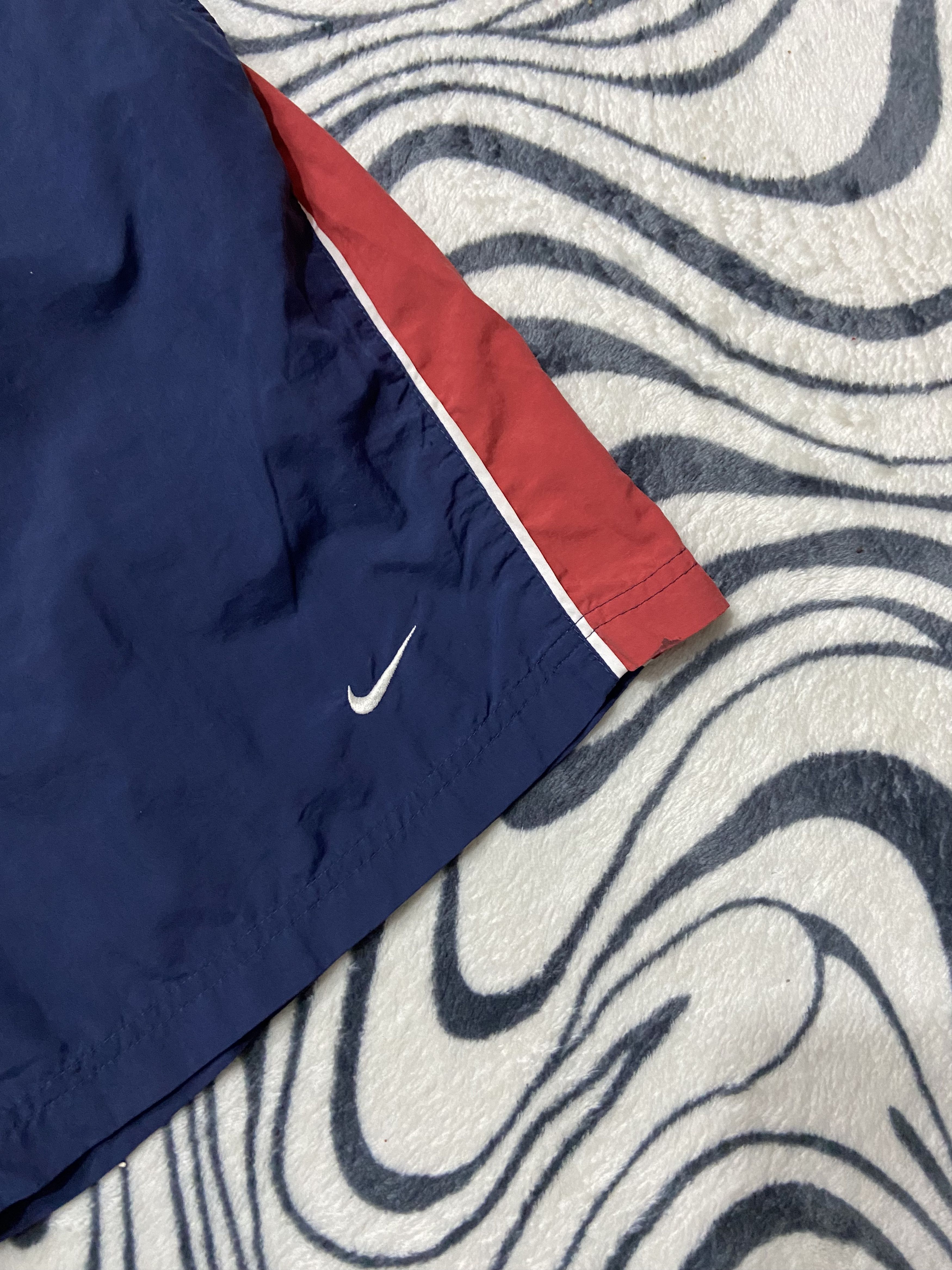 Nike × Vintage Vintage Nike Mens Nylon Shorts Y2K Size US 36 / EU 52 - 2 Thumbnail