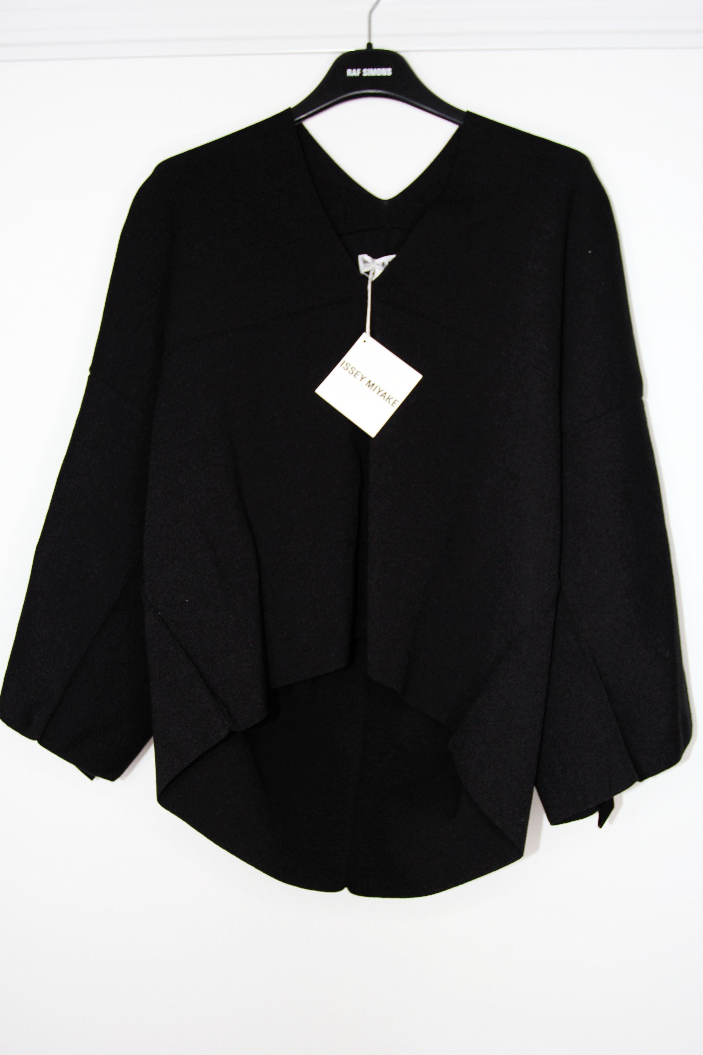 Issey Miyake BNWT SS21 ISSEY MIYAKE GRID ON GRID V NECK SWEATER 2 Size US M / EU 48-50 / 2 - 2 Thumbnail