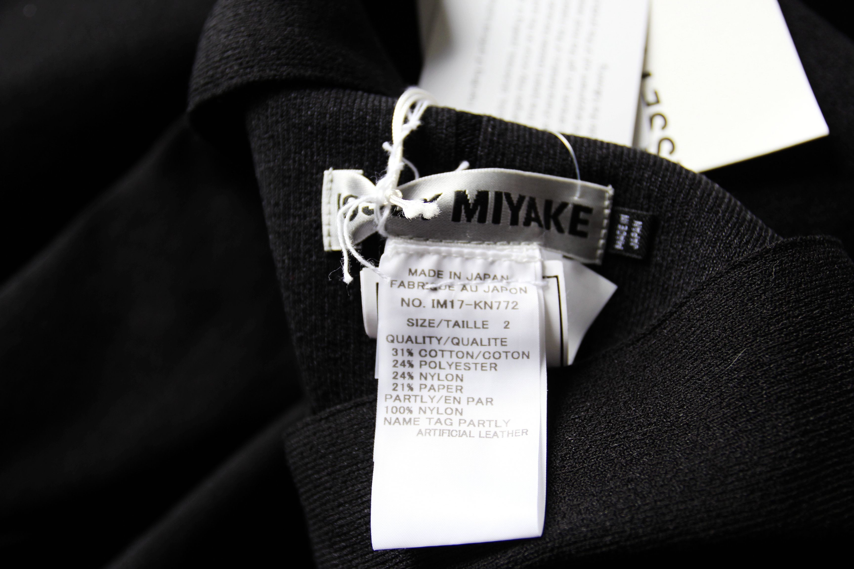 Issey Miyake BNWT SS21 ISSEY MIYAKE GRID ON GRID V NECK SWEATER 2 Size US M / EU 48-50 / 2 - 10 Thumbnail