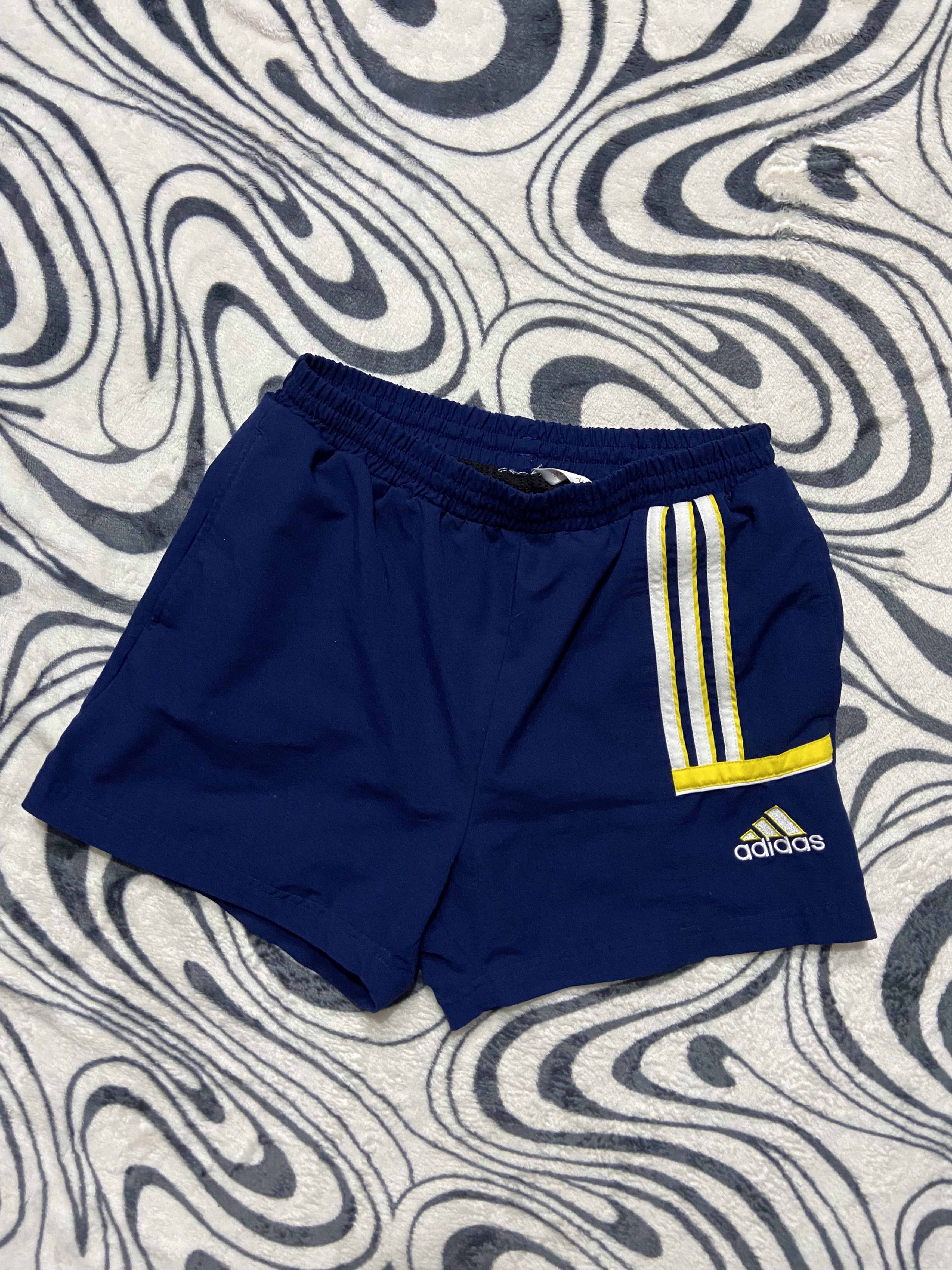 Adidas × Vintage Vintage Adidas Mens Nylon Shorts Y2K Size US 32 / EU 48 - 1 Thumbnail