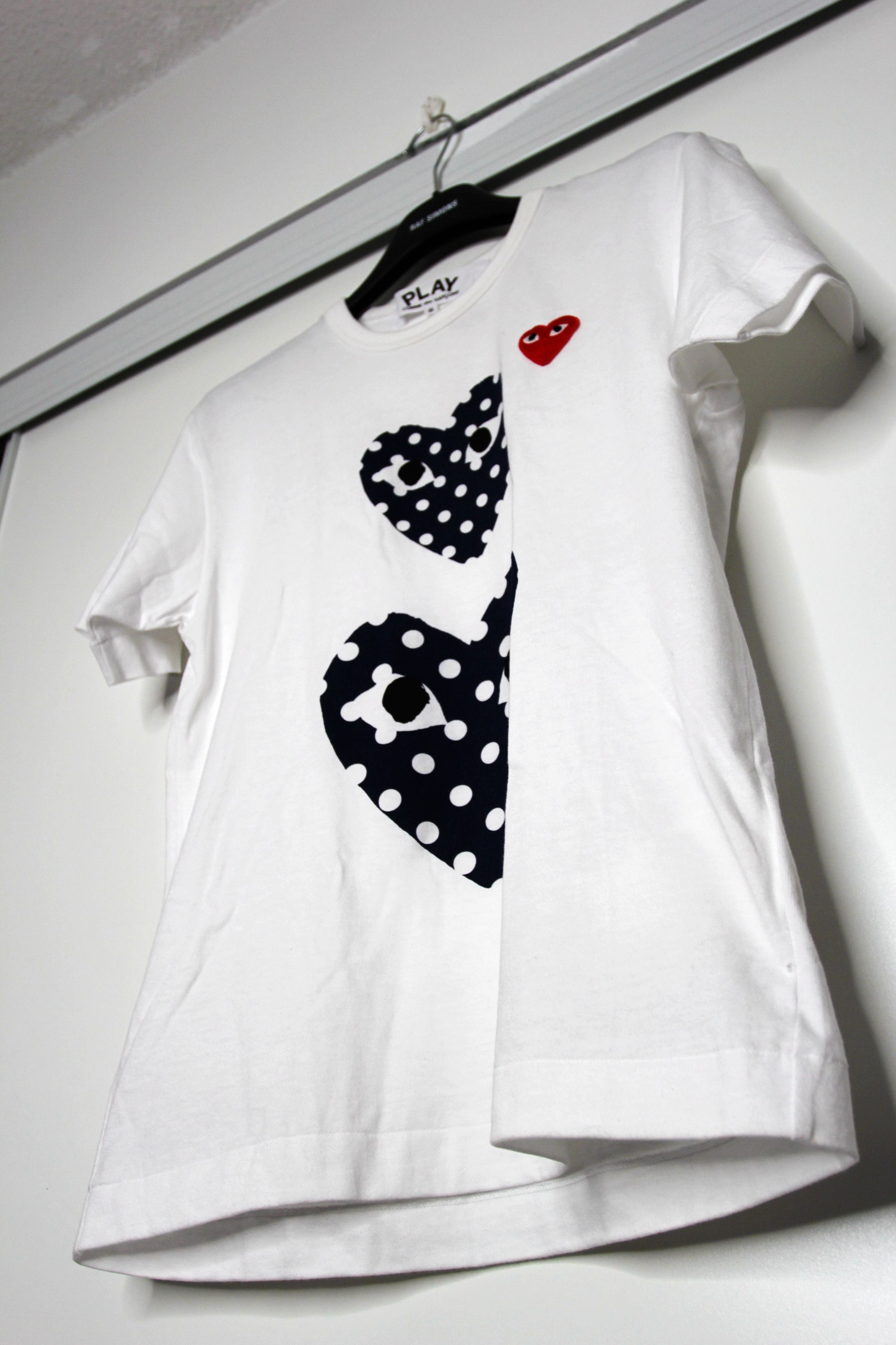 Comme des Garcons PLAY BNWT AW20 COMME DES GARCONS PLAY POLKA DOT 2HEART TSHIRT S Size US S / EU 44-46 / 1 - 5 Thumbnail